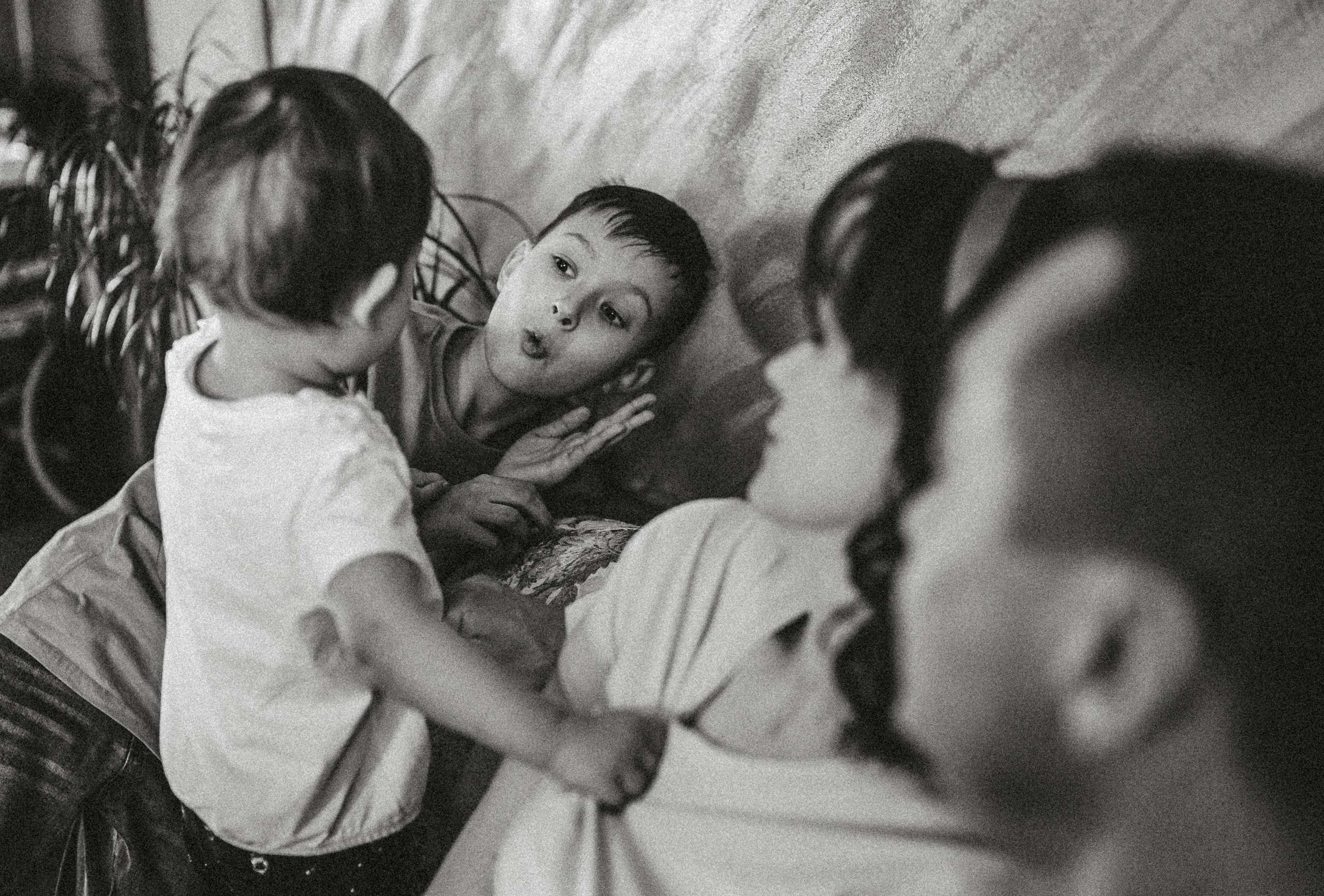 Слышишь, как снег шуршит о стёкла, Китти?. Семейный фотограф Островская Альбина г. Мирный Саха (Якутия)