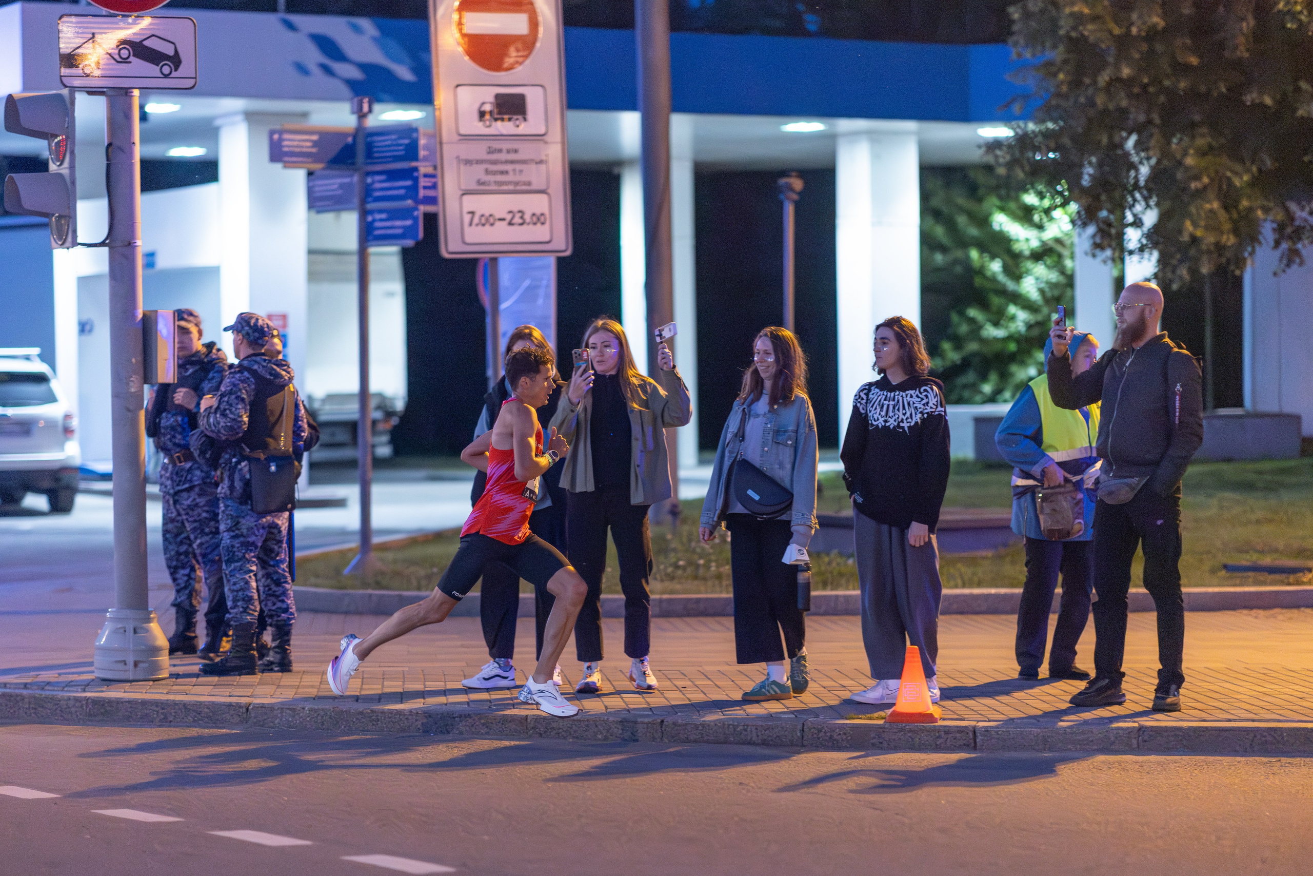 Ночной забег 2025