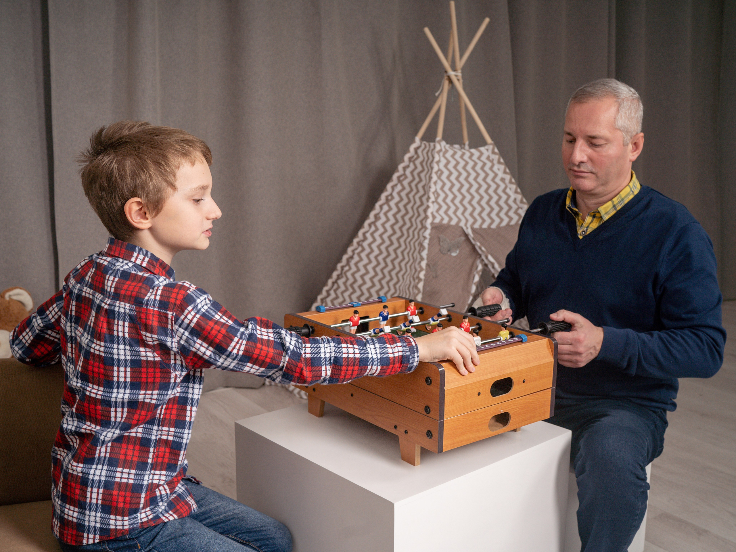 С бабушками. Фотограф Зинаида Евдокимова