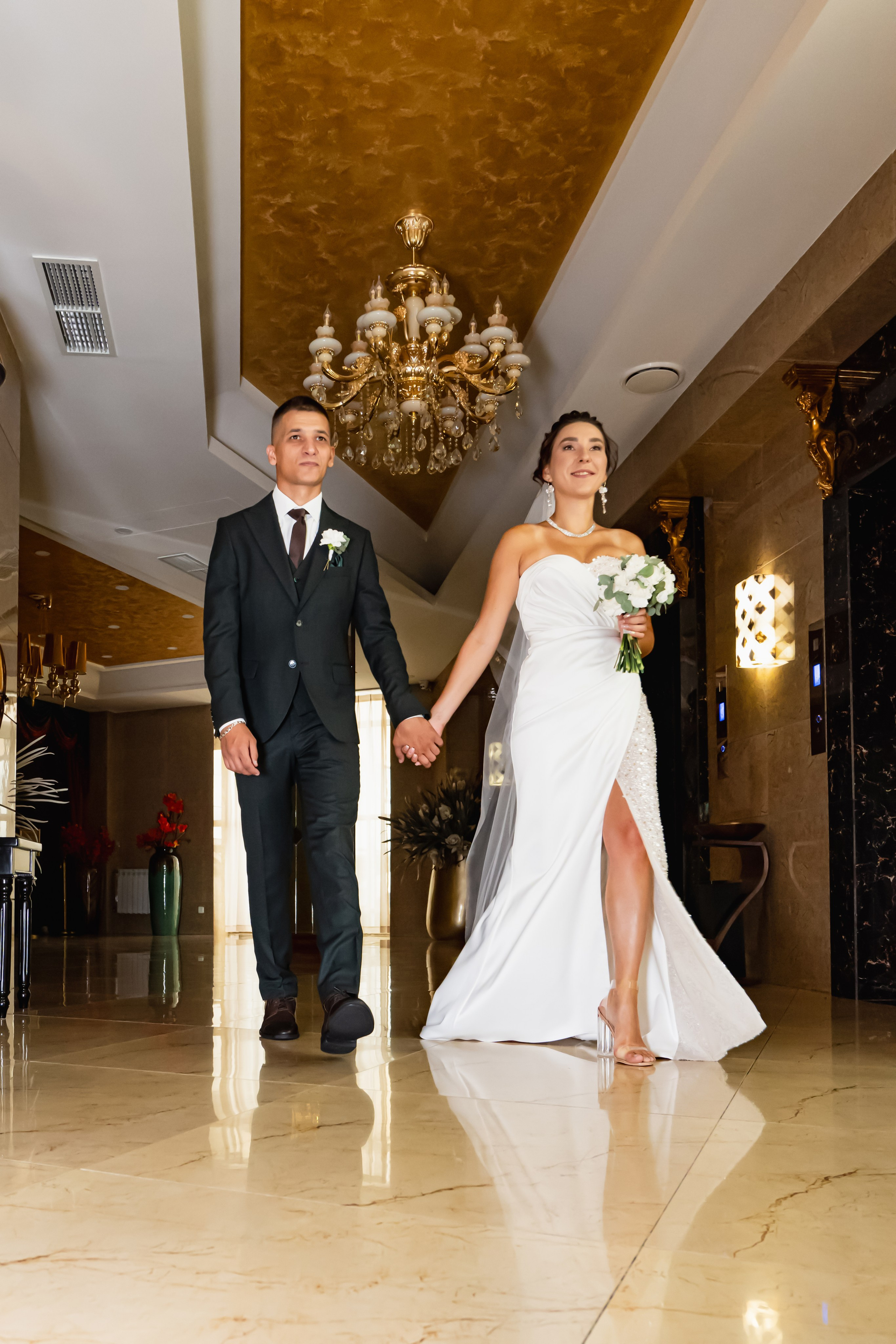 Сборы жениха и невесты в отеле: Северное море. Занимаюсь профессиональной фотографией и живу рядом с Байкалом. Работаю в разных жанрах