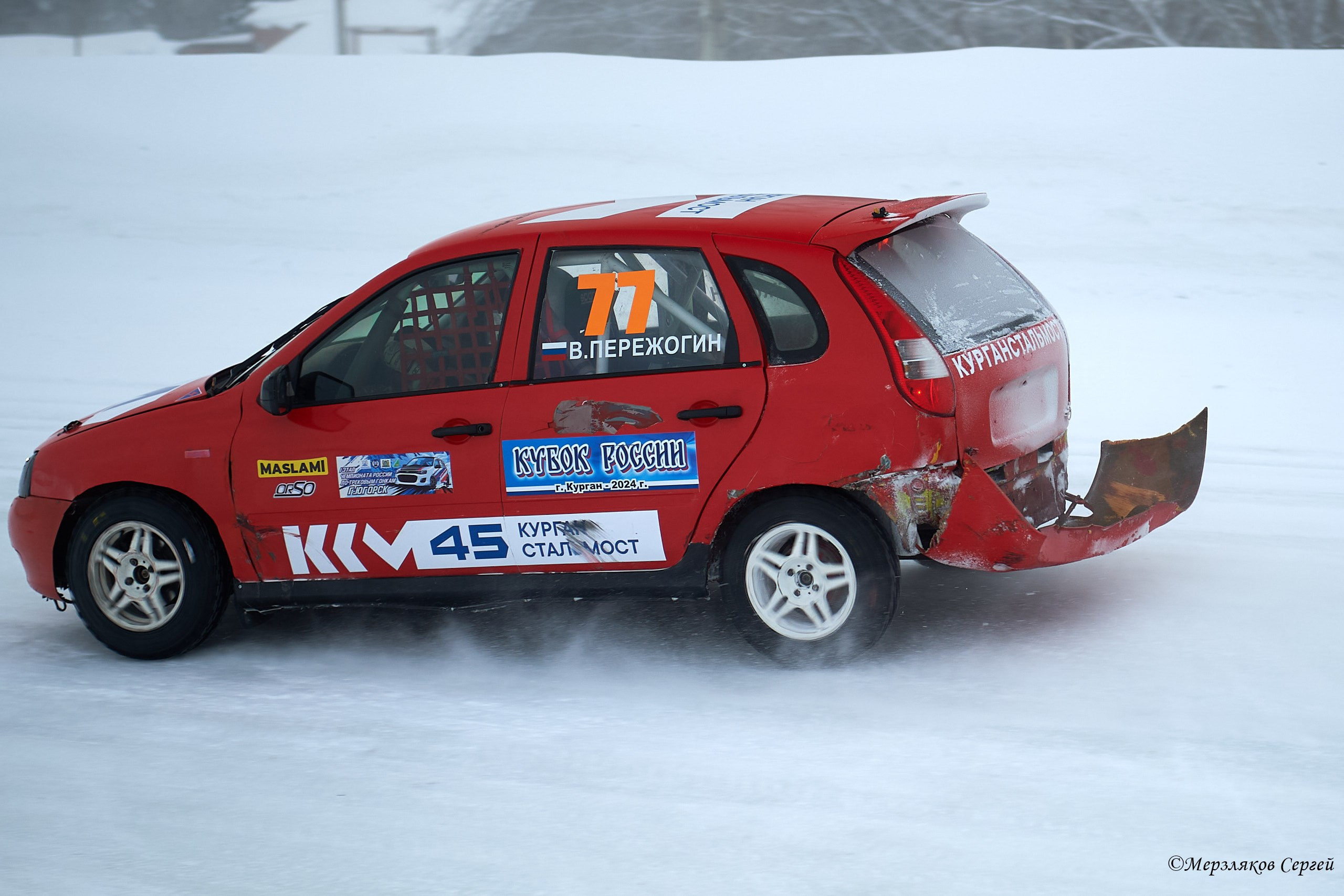 Трековые автогонки на льду Чемпионат России. Спортивный репортажный фотограф в Ижевске Сергей Мерзляков