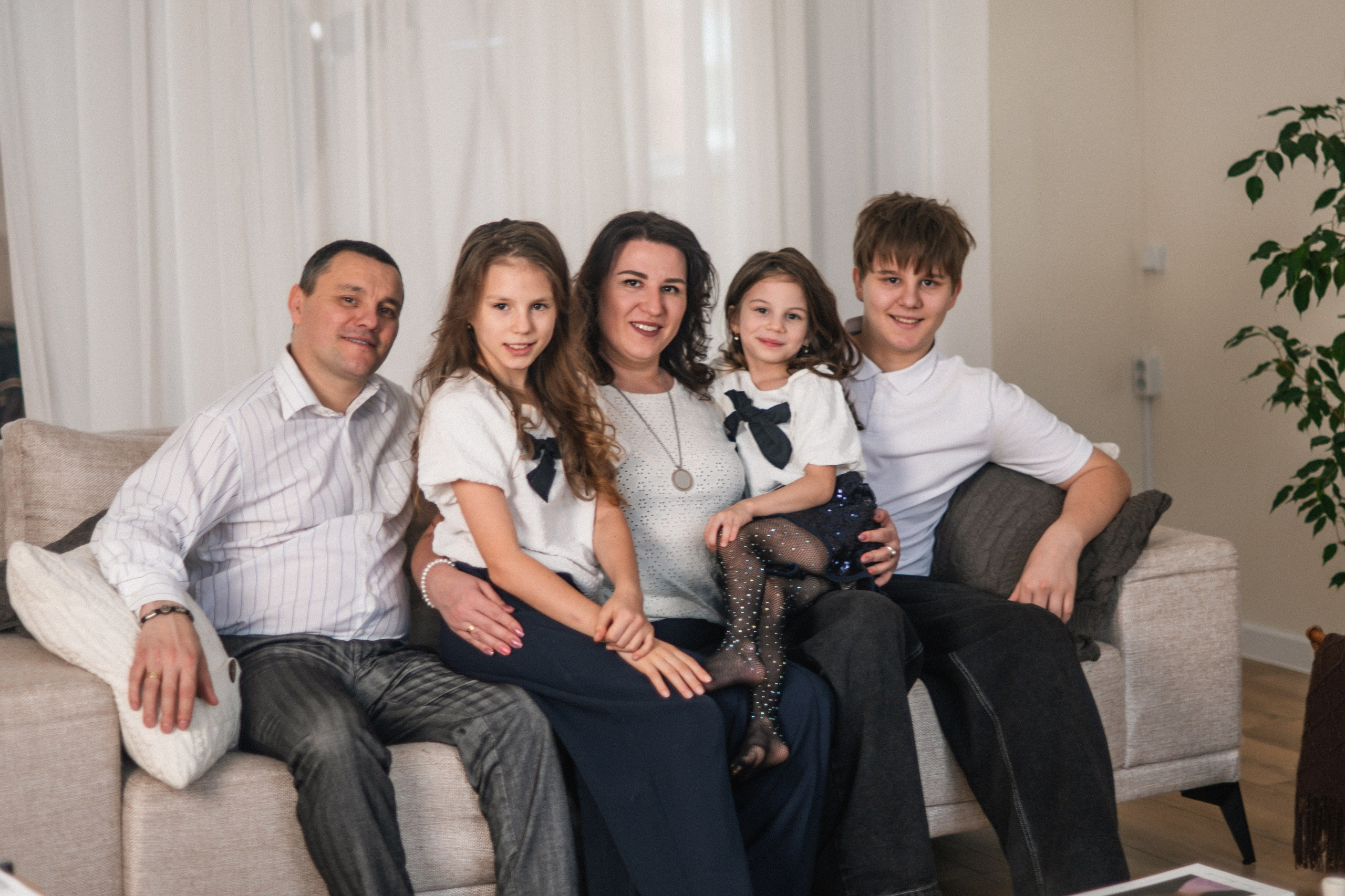 Семейная Фотосессия. Я Ольга Казанцева, фотографирую снимаю ваши киноистории и печатаю фото и цифровые портреты на холсте