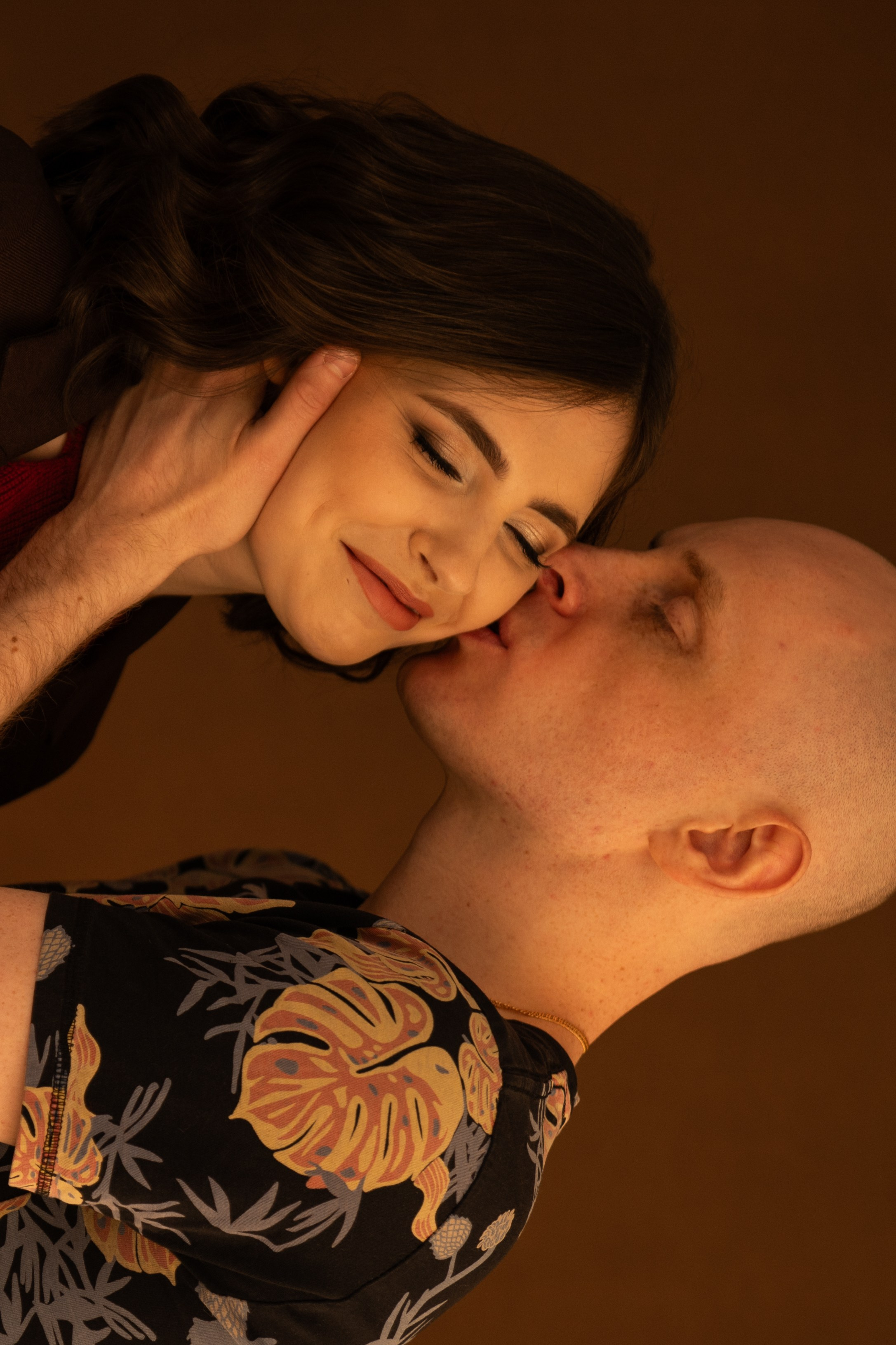 Я Ольга Казанцева, фотографирую снимаю ваши киноистории и печатаю фото и цифровые портреты на холсте