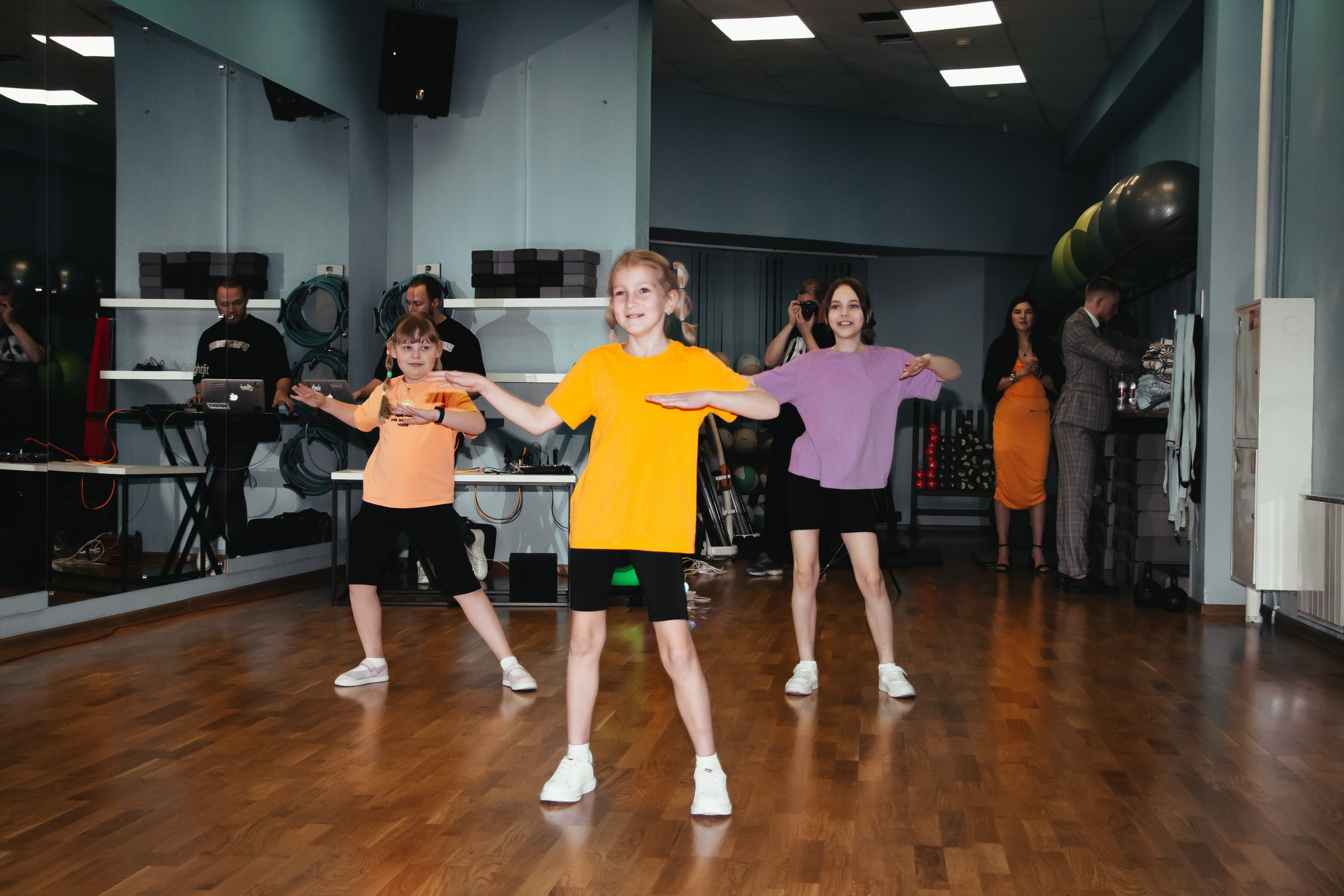 День Рождения фитнес-клуба Bright fit, репортажная съемка Екатеринбург. Фотограф в Екатеринбурге Пойгина Елена