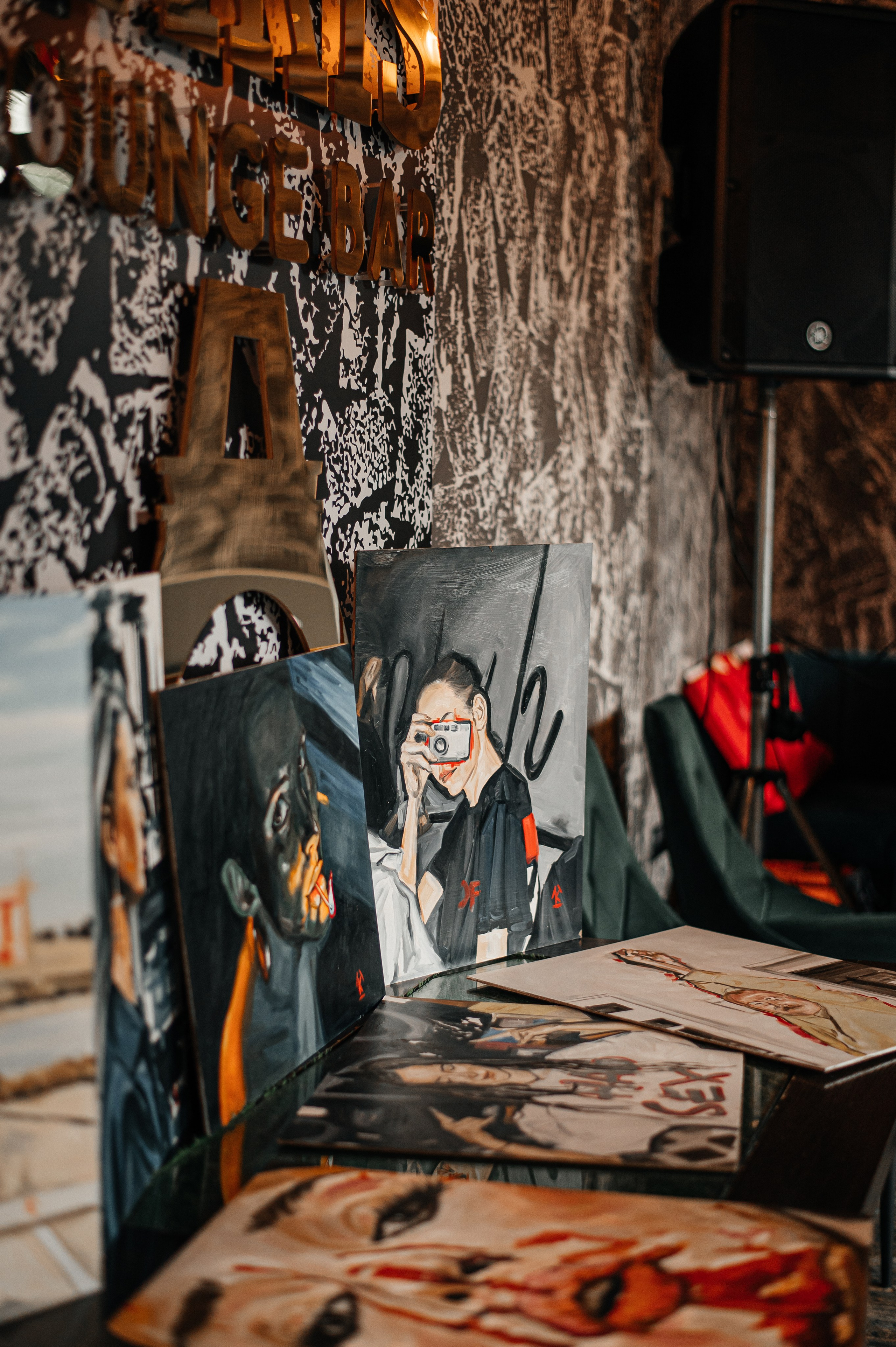 Презентация картины Карима в Париже. Фотограф Нижний Новгород