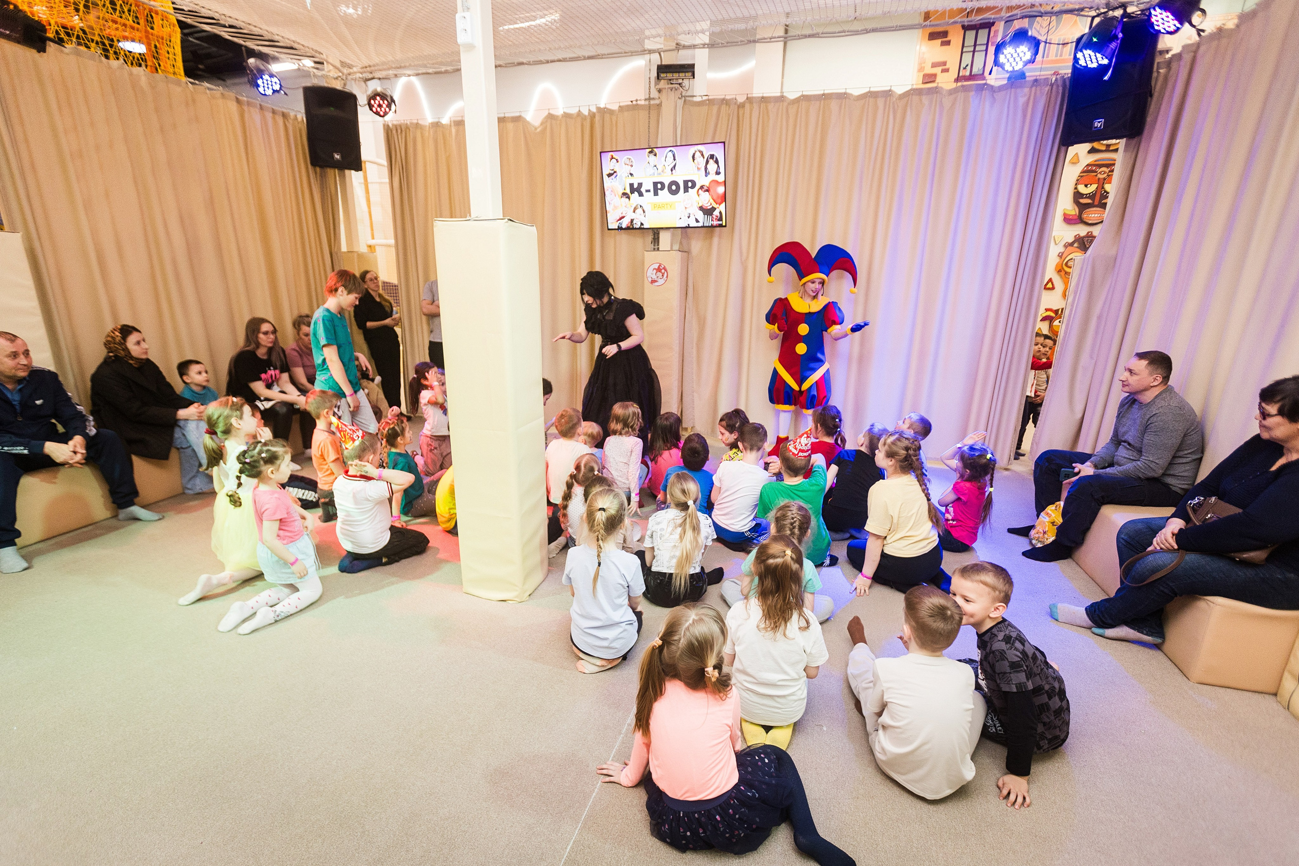 День рождения Арлекина. Детский фотограф видеограф в Хабаровске Михаил Орлов