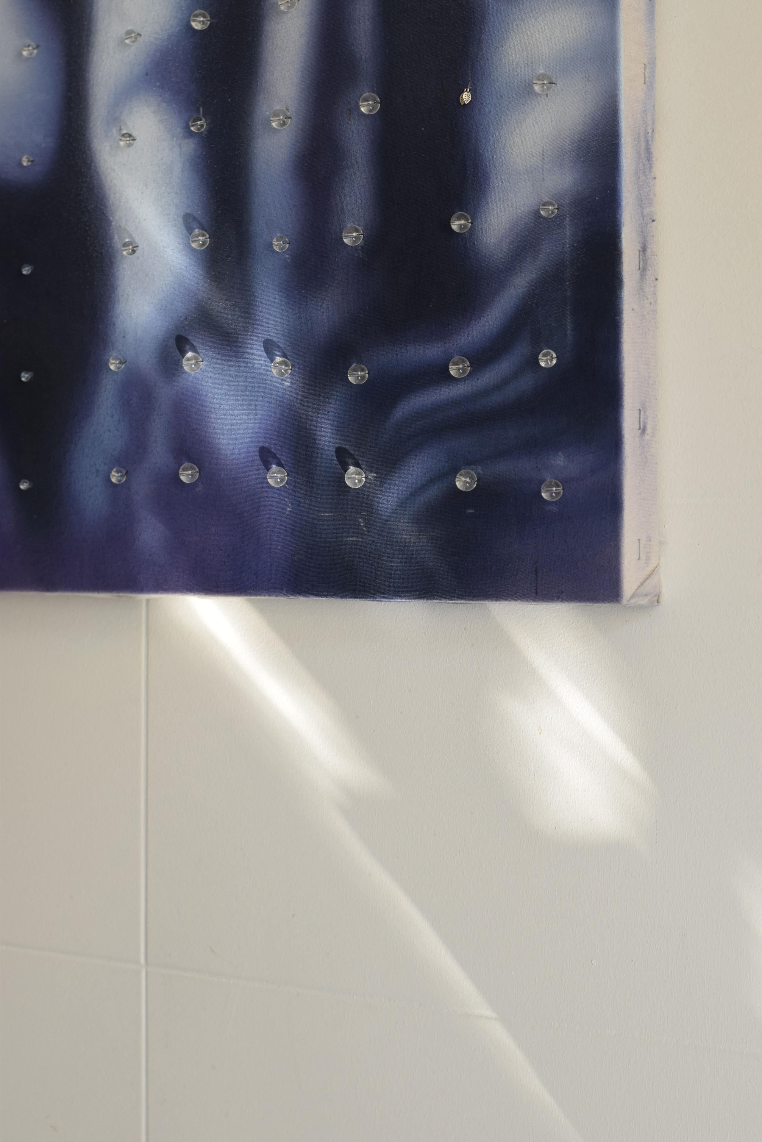 ПРЕДЧУВСТВИЕ СКВОЗЬ ТИШИНУ — ДВИЖЕНИЕ, КОТОРОМУ ЕЩЕ НЕ ДАЛИ ИМЯ. Contemporary artist based in Moscow