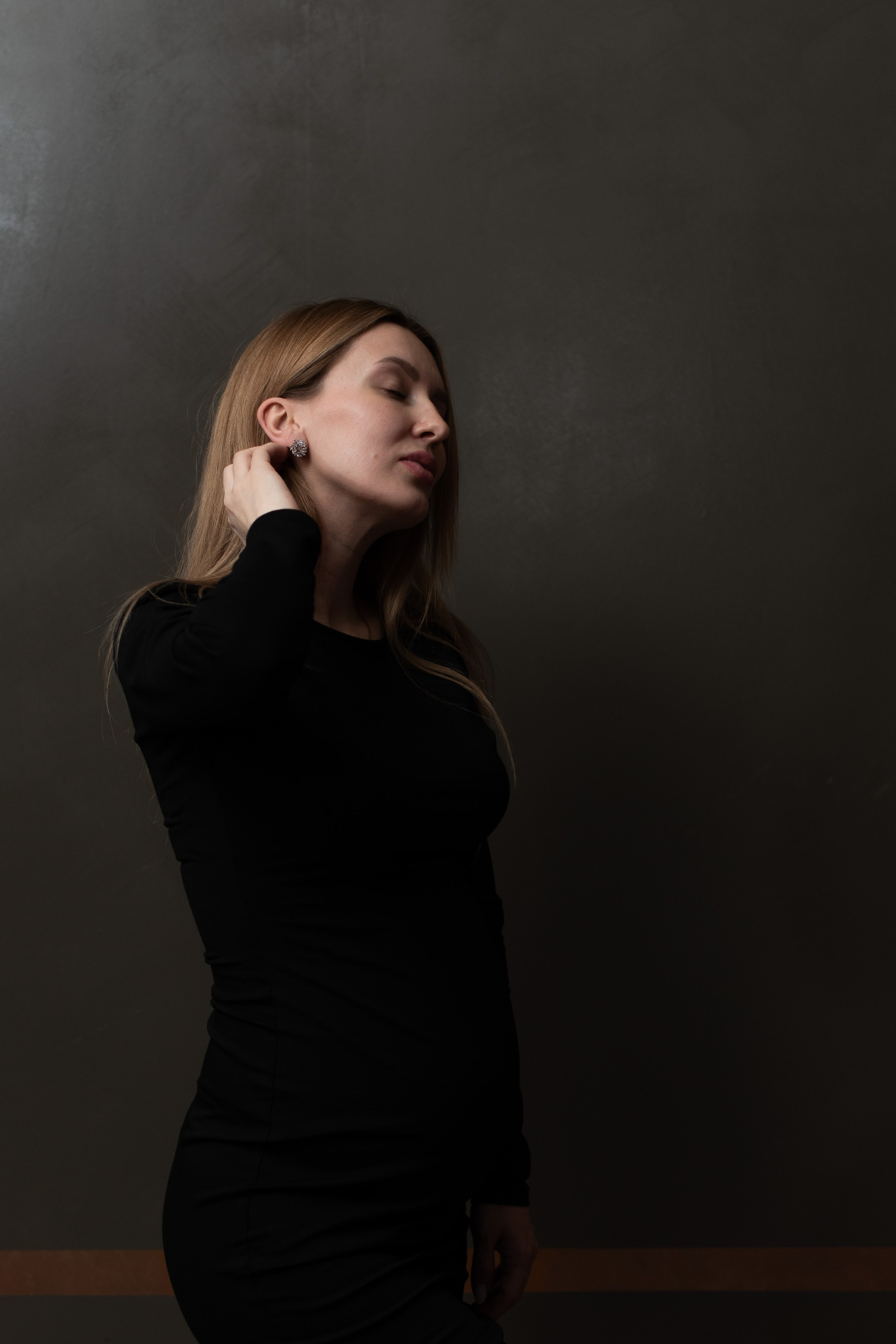 Фотосессия беременности в тёмном ключе. Контент фотограф в Перми Нина Березина