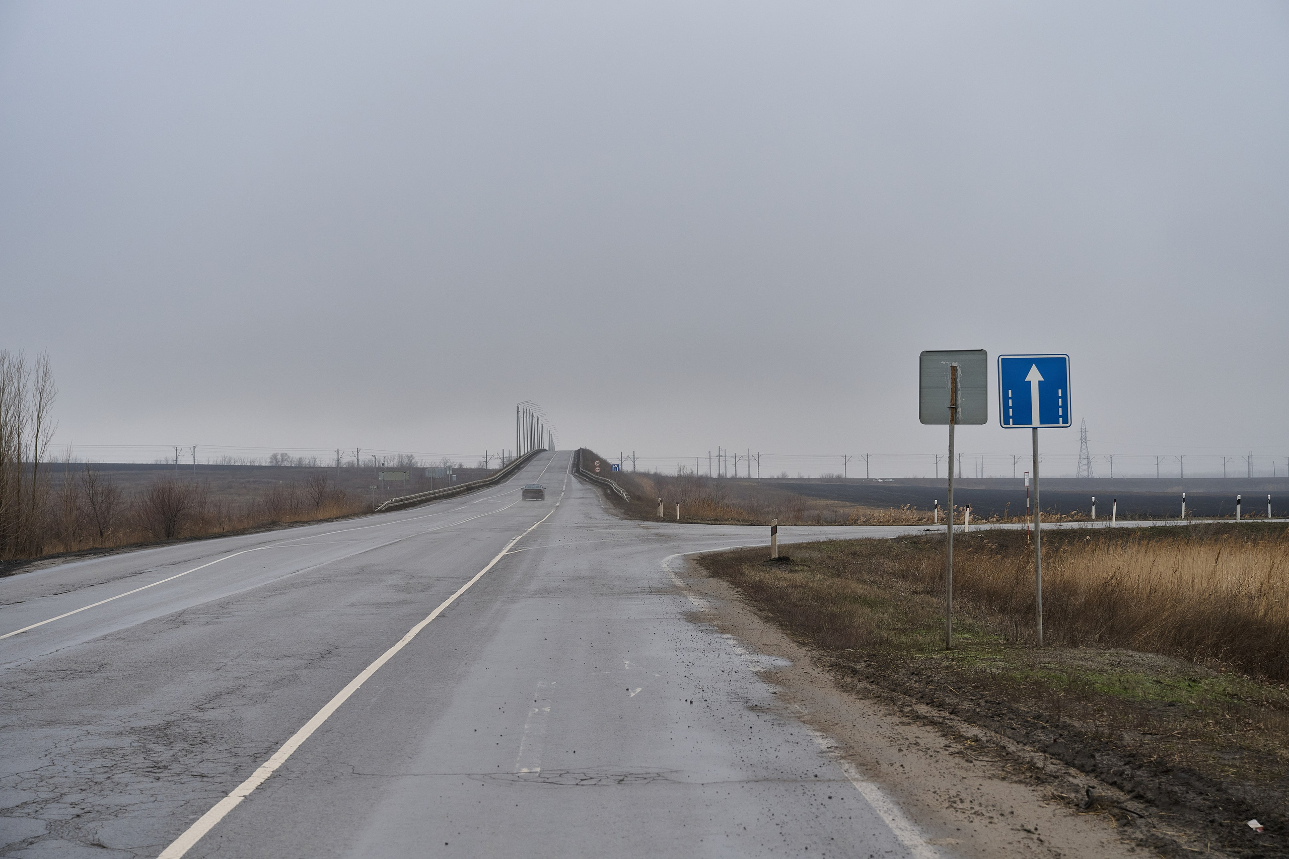 Дорога домой. Туман. Фотограф Роман Адлер