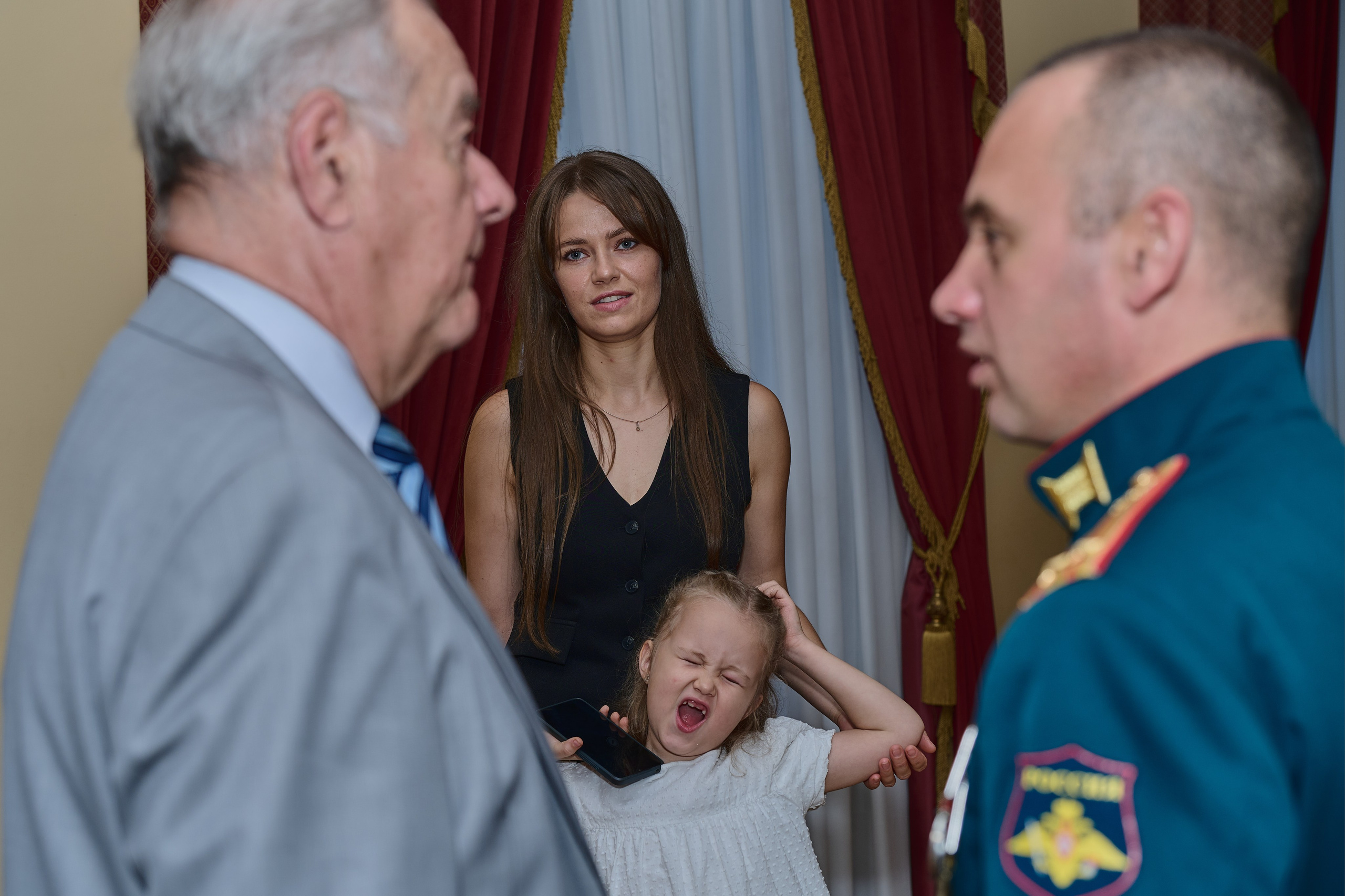 Церемония награждения медалями «Память Героев Отечества». Фотограф Роман Адлер