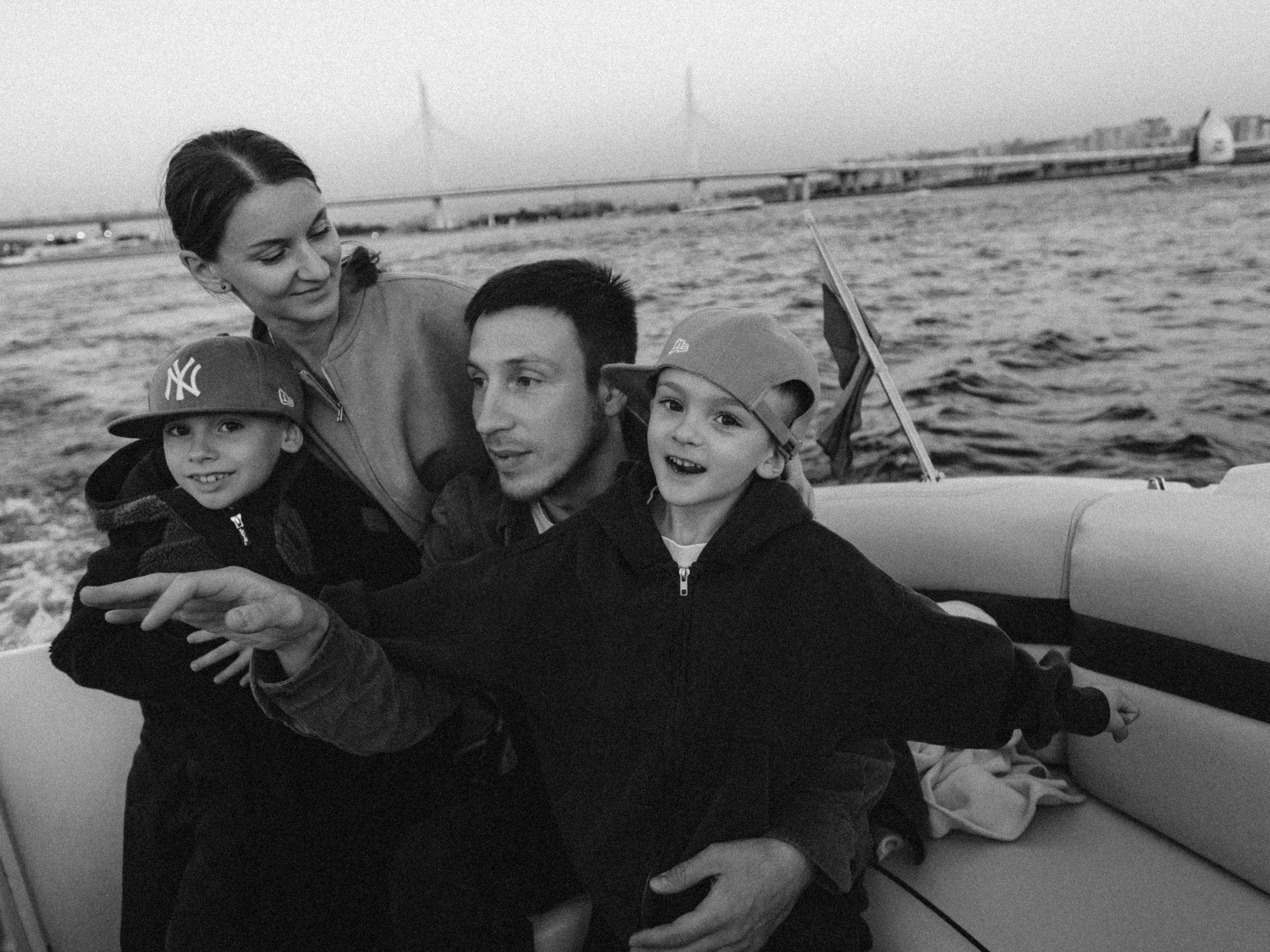 Семейная фотосессия на катере в Санкт-Петербурге. Свадебный и семейный фотограф в Санкт-Петербурге Татьяна Пастухова