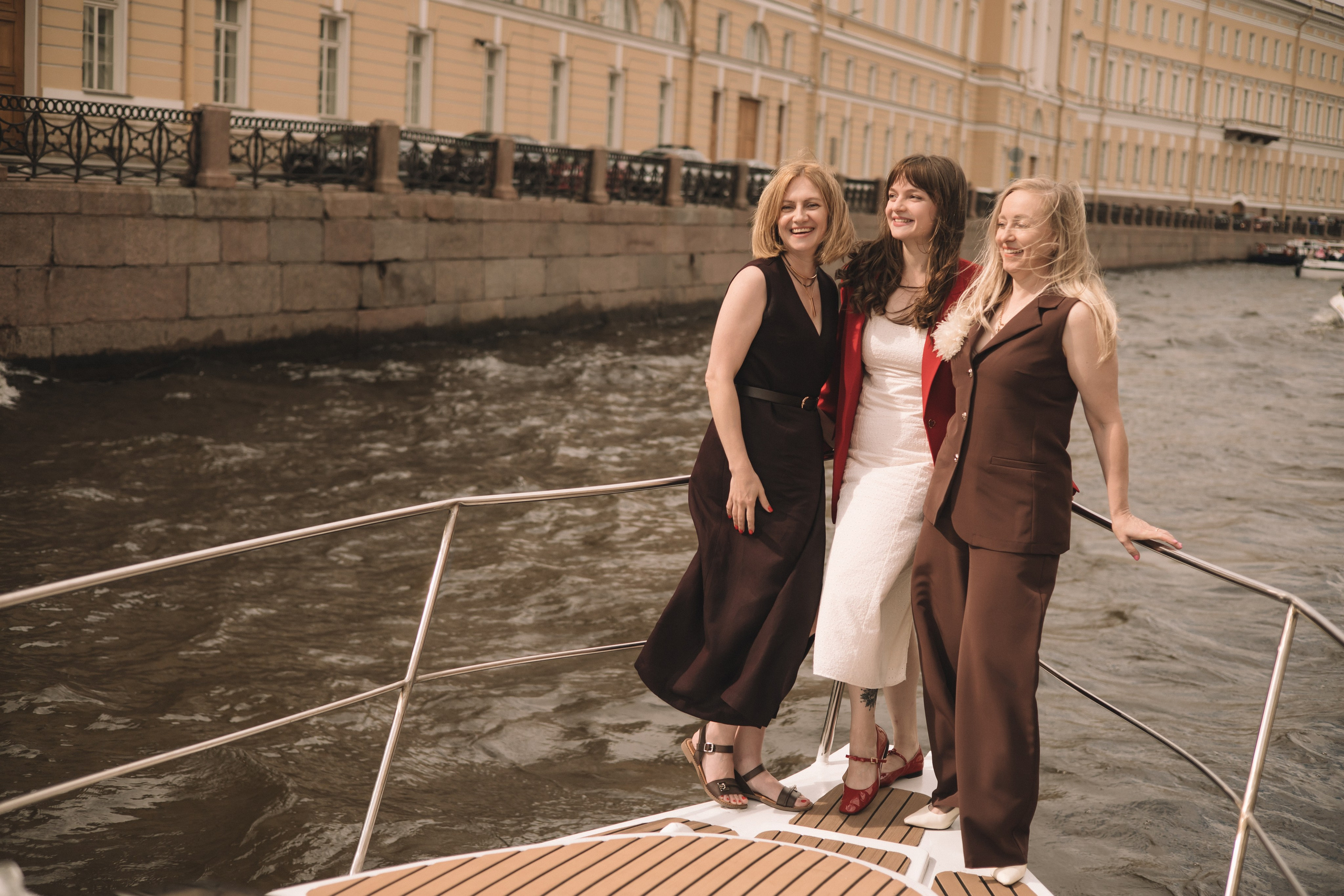 День Рождения на катере. Семейный фотограф в Санкт-Петербурге. Запечатление мгновений и ярких воспоминаний в Вашей жизни