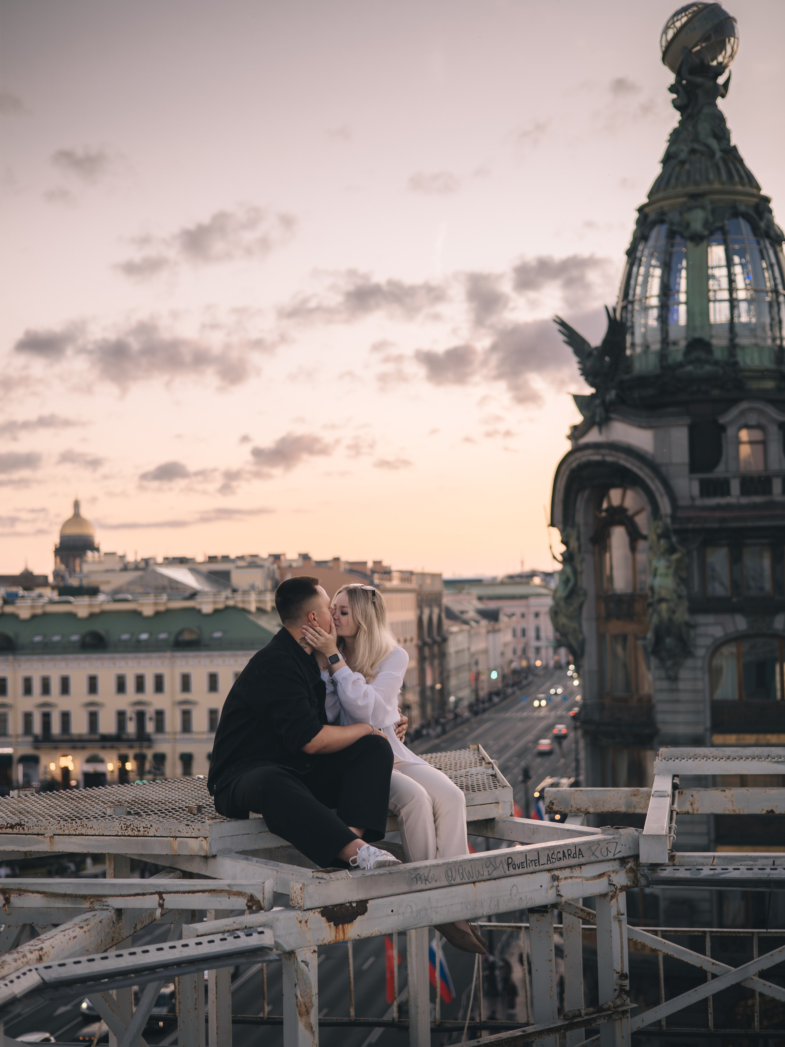 На крыше. Семейный фотограф в Санкт-Петербурге. Запечатление мгновений и ярких воспоминаний в Вашей жизни