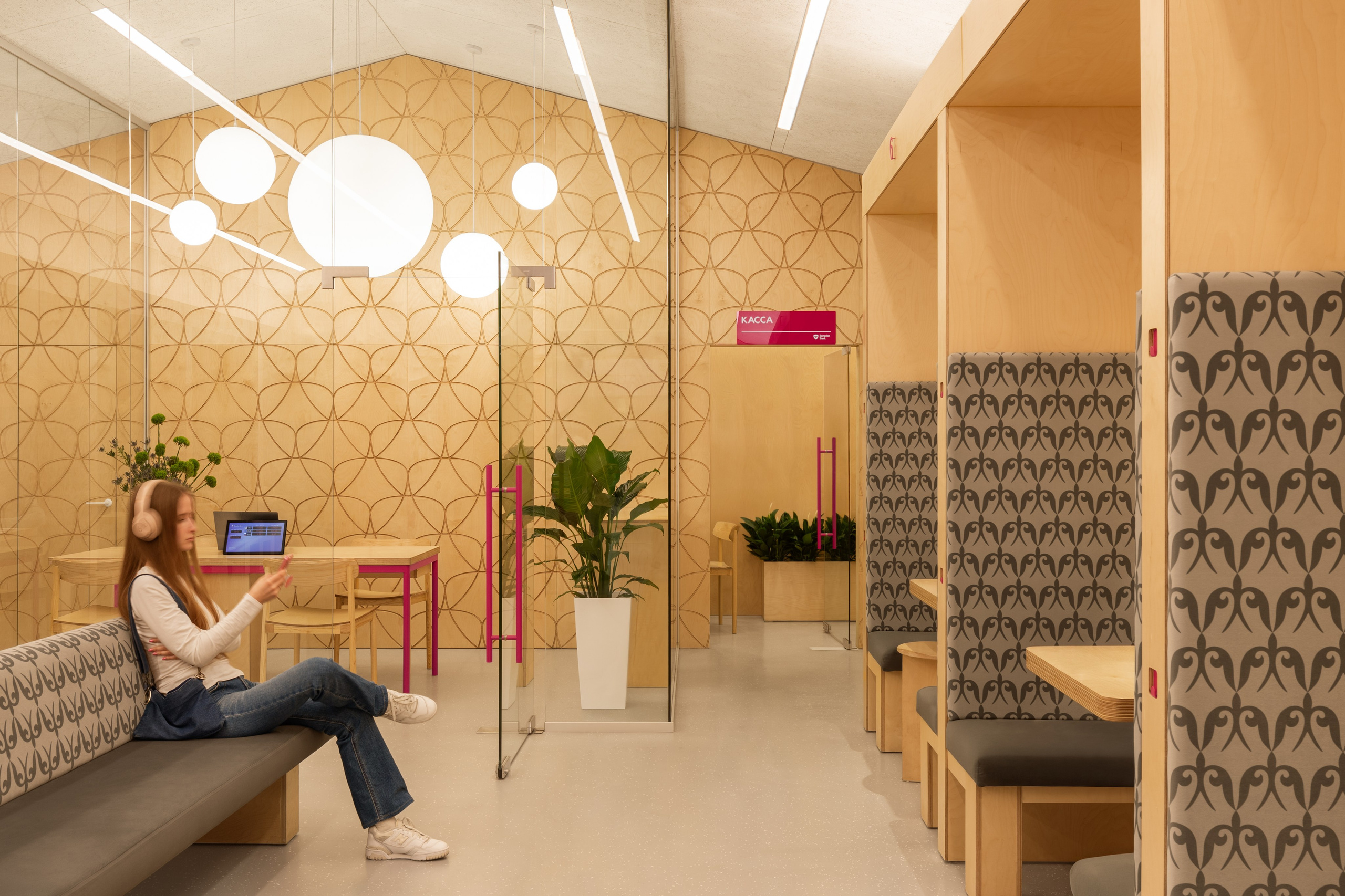 Юлия Малышева — Евразийский Банк. Roman Yakunin — interior photographer in Almaty, Kazakhstan