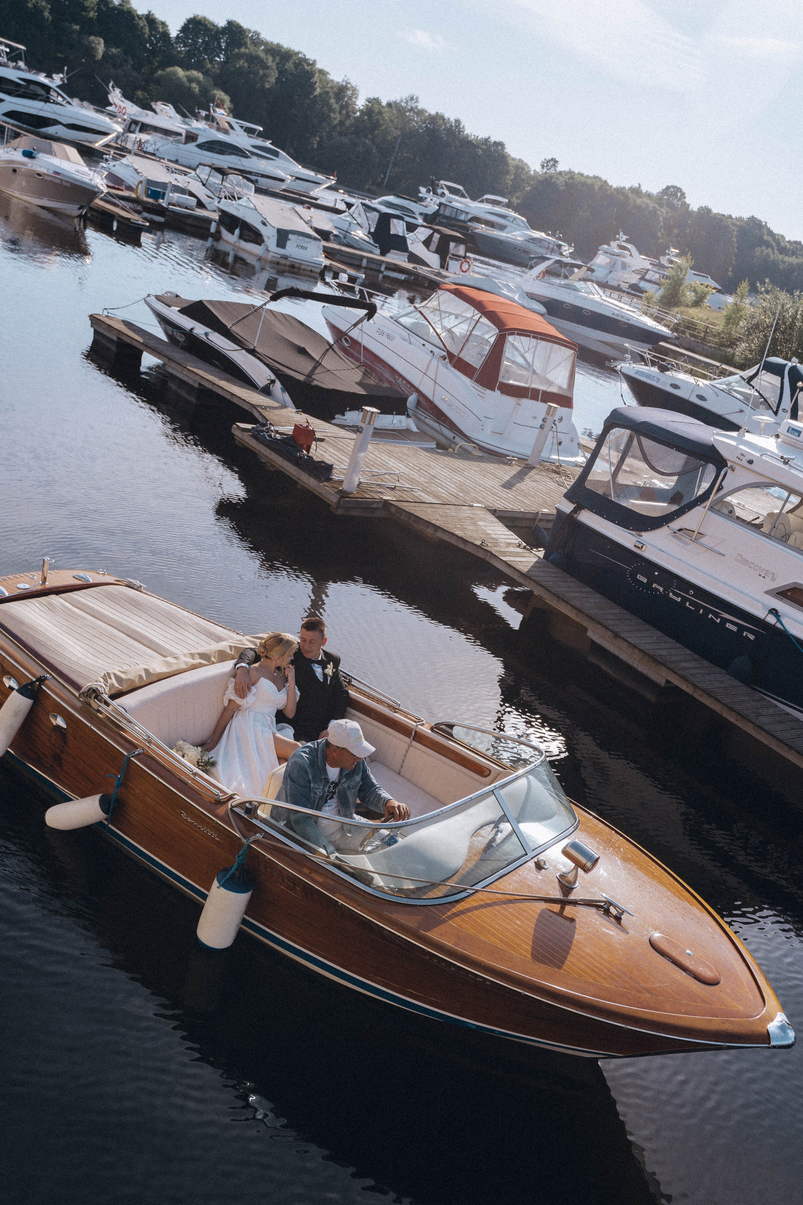 СВАДЕНБНАЯ СЬЕМКА НА КАТЕРЕ ПО КАНАЛАМ САНКТ-ПЕТЕРБУРГА И В АКВАТОРИИ НЕВЫ. Профессиональный фотограф, Санкт-Петербург — Виктория Богомолова