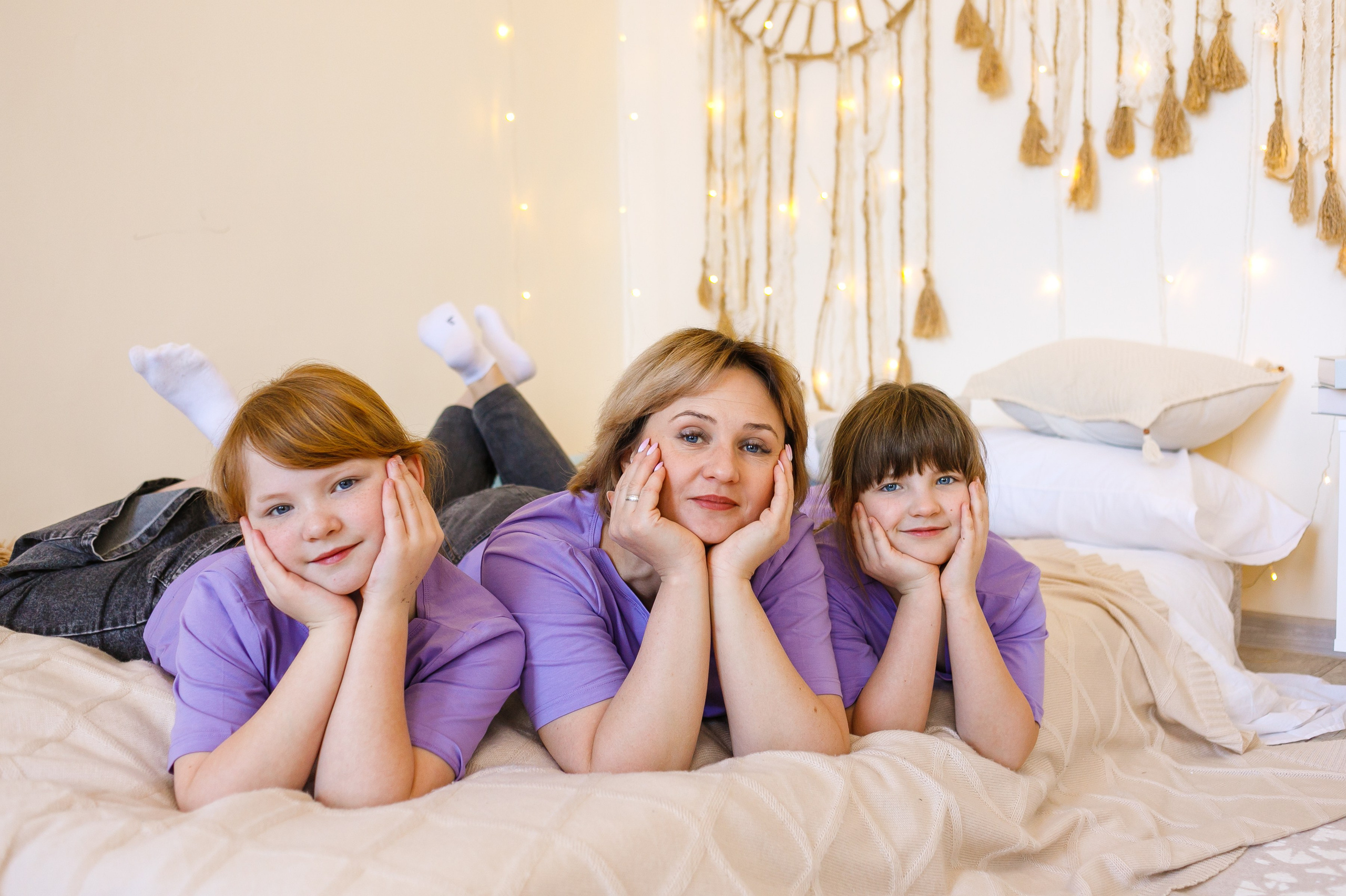 Весенняя семейная фотосессия мама и дочки