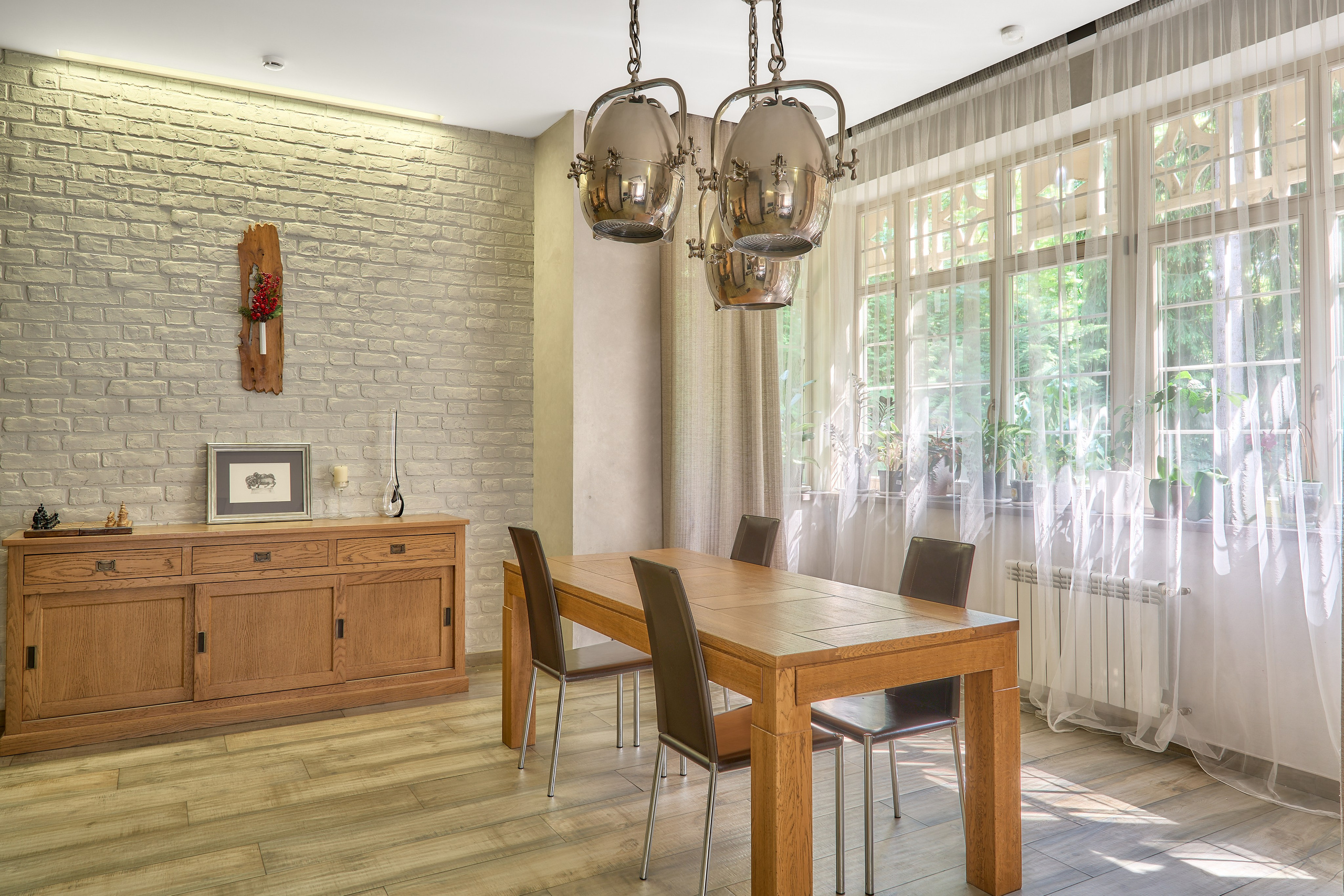 Профессиональная съёмка интерьеров в Новогорске для продажи дома — Быстрая сделка с качественными фото | vhaus. Видеопродакшн недвижимости и архитектуры | Студия VHAUS