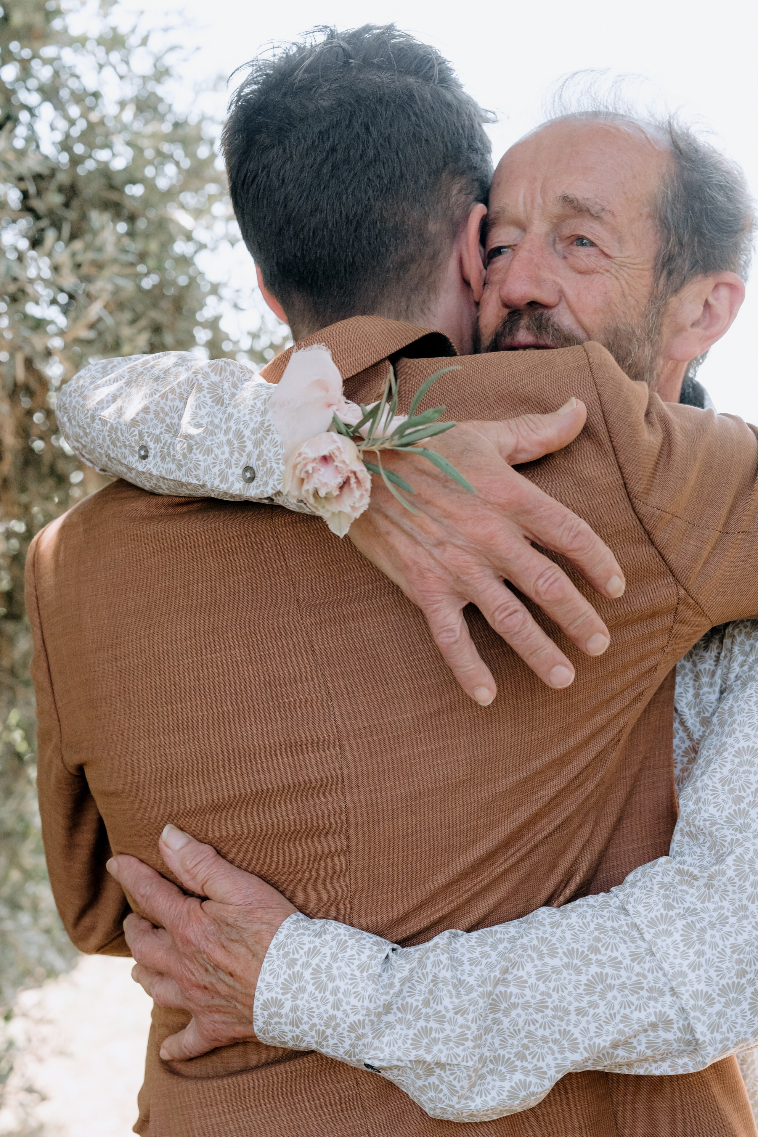 Where tulips meet birch trees. Wedding & Documentary Photographer based in Nuremberg — available across Europe & Turkey | Vitalii Nasonov