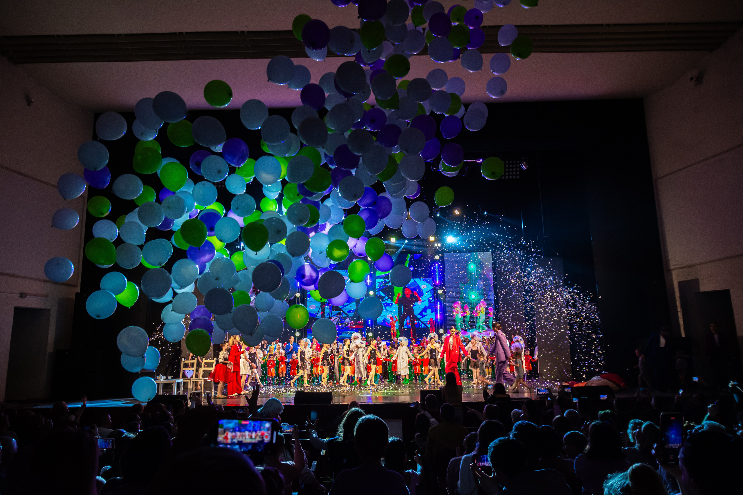 Портфолио. Фотограф — Роман Тихомиров. Выпускные альбомы Иваново / Роман Тихомиров