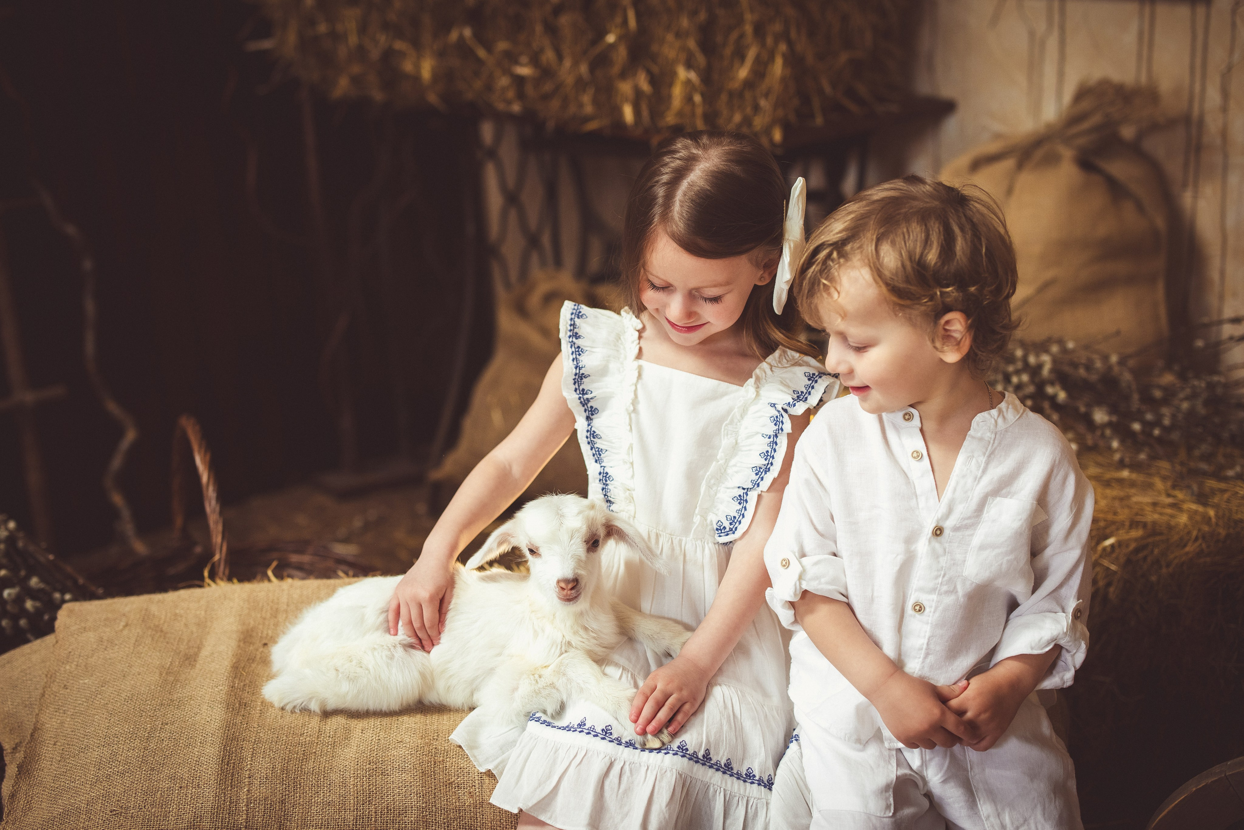 Пасхальный фотопроект с козочкой и утятами, в фотостудии «Эль» 2024 г. Семейный и детский фотограф в Краснодаре Анна Трашкова