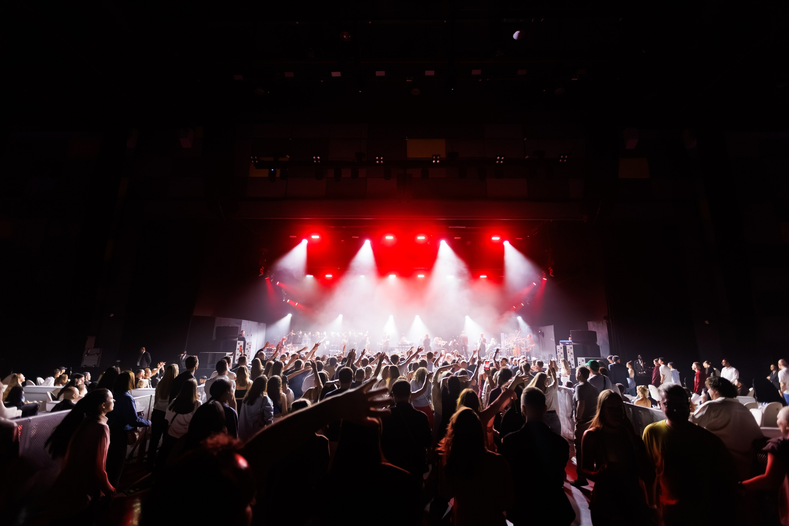 Concert Photography in Dubai — Anton Belyaev Live Performance. Evgen Yatsenko — Photographer in Dubai