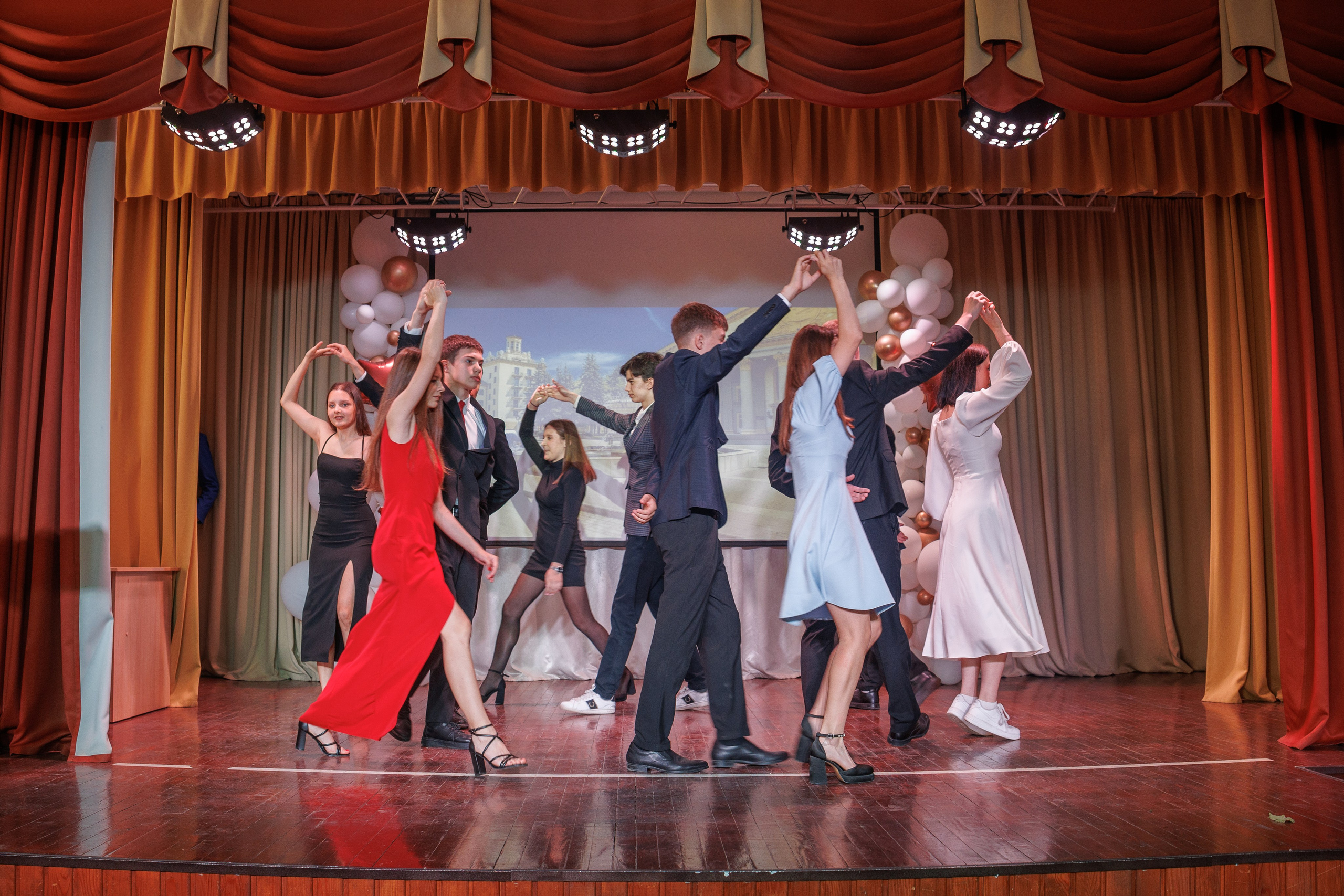 Вручение аттестатов. Свадебный и семейный фотограф в Новосибирске Ирина Дорошкова