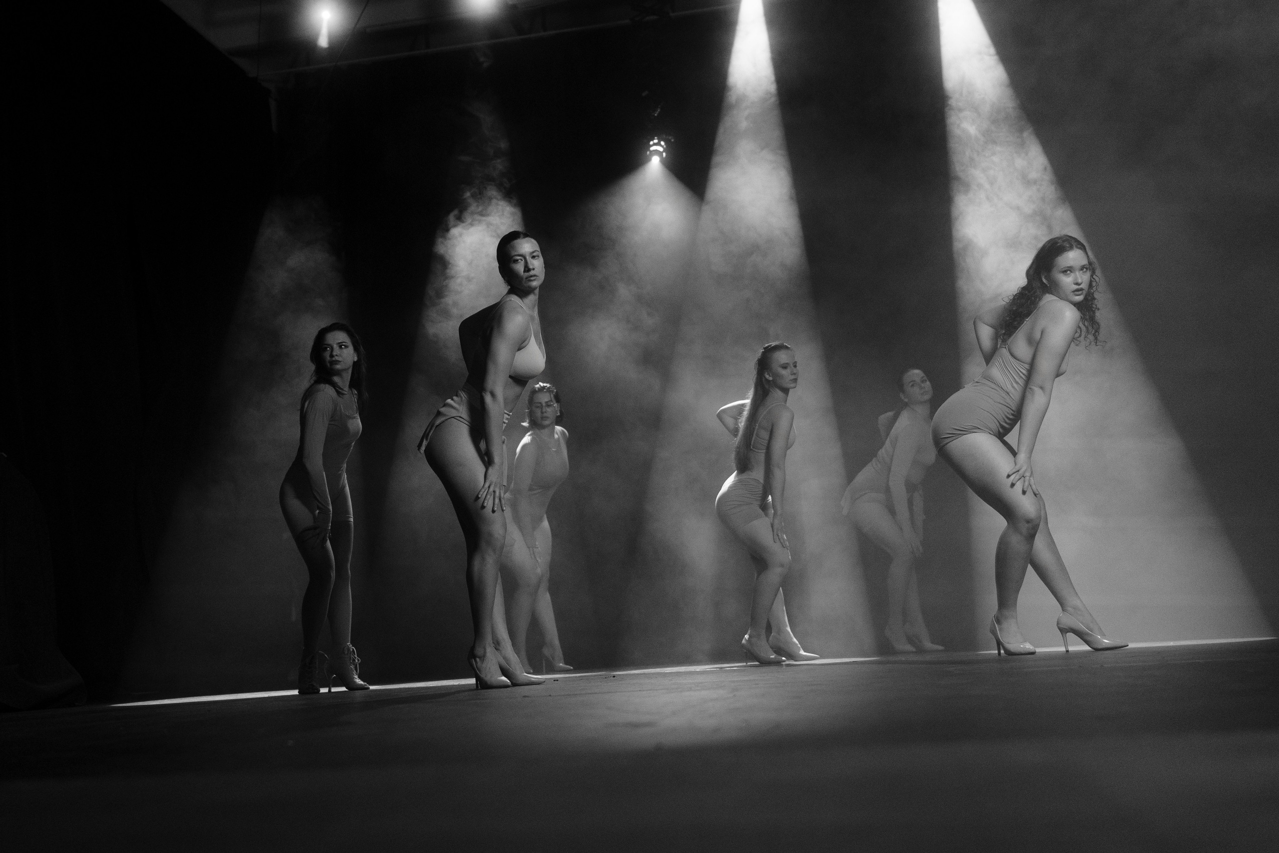 Reportage photography of dancers in the movie pavilion