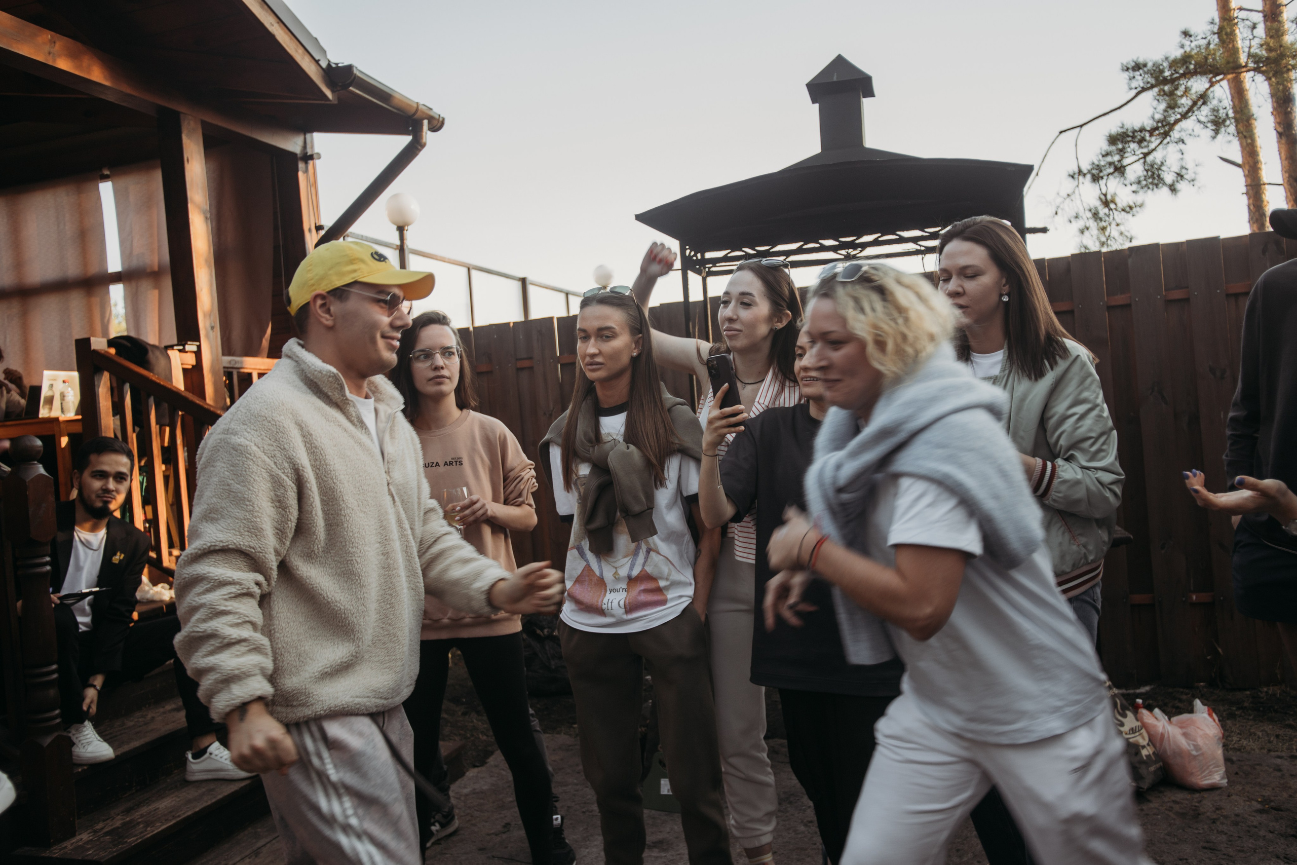 Корпоратив Muza_Arts. Венера Гайн. Репортажный фотограф  Тюмень. Обучение фотографии с 0