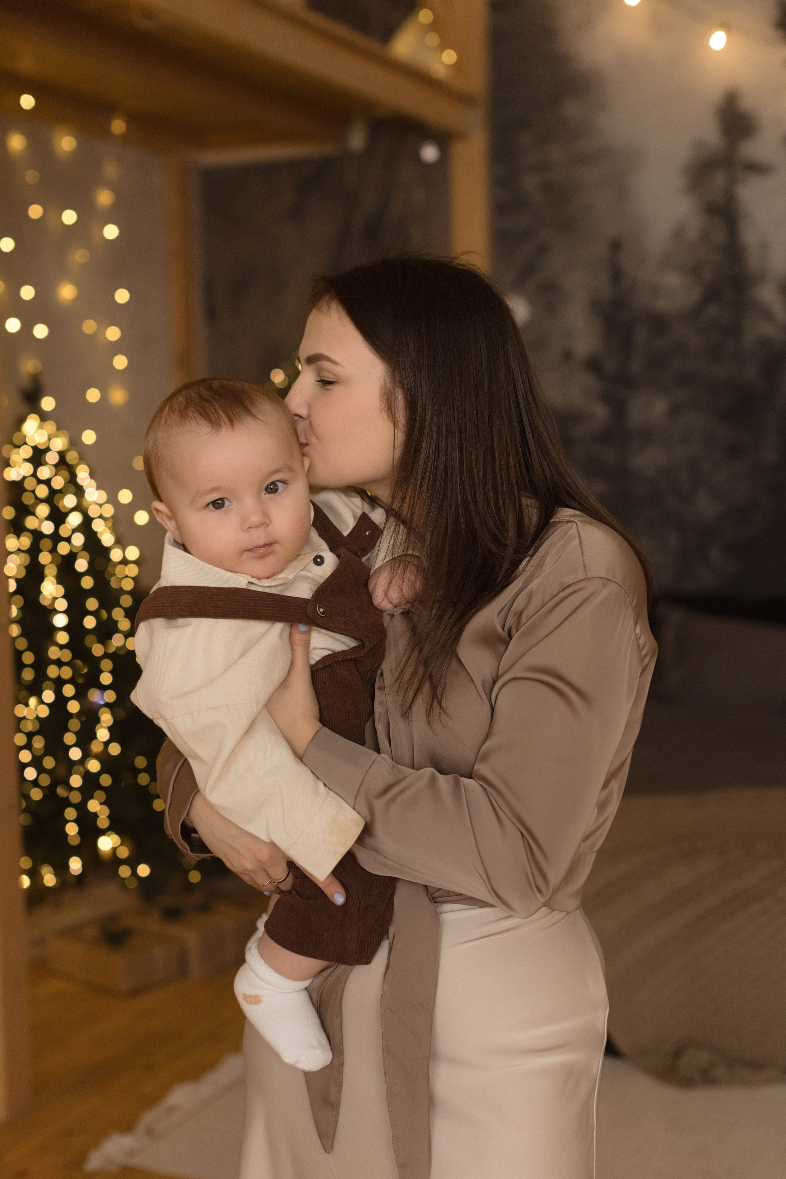 Новогодняя съемка в Мун (зал Семейный). Фотограф беременности и новорожденных в Красноярске Вета Ланская