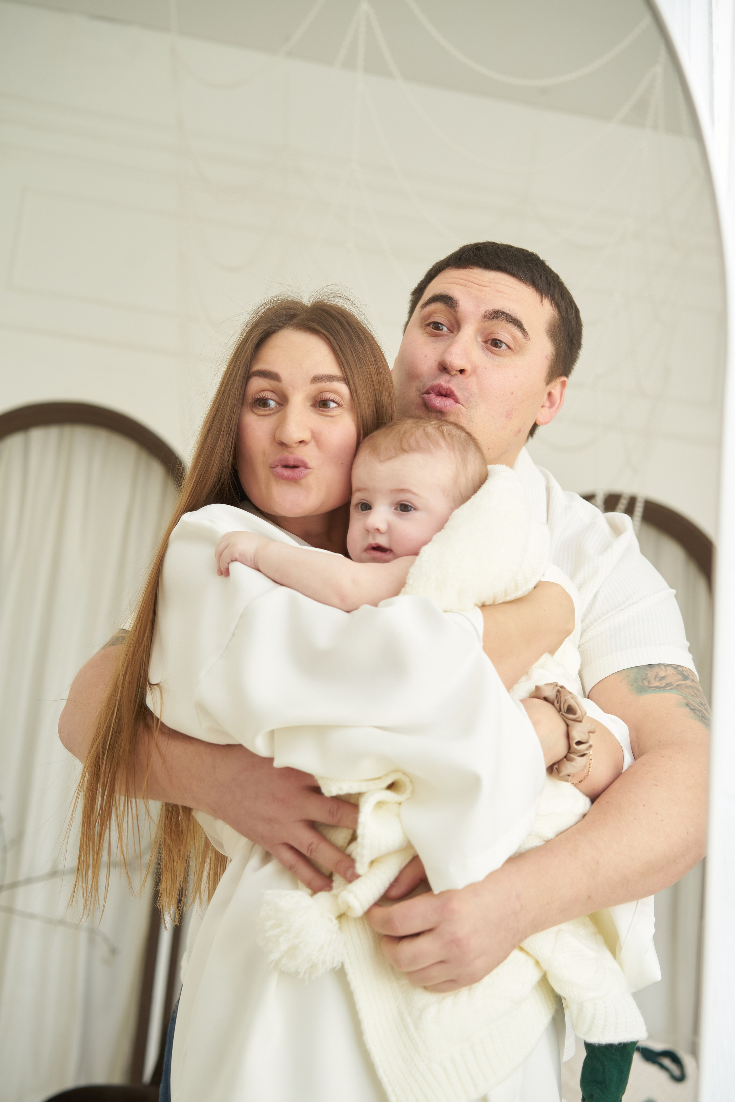 Семейная фотосессия в студии. Фотограф Екатеринбург Кокшарова Александра