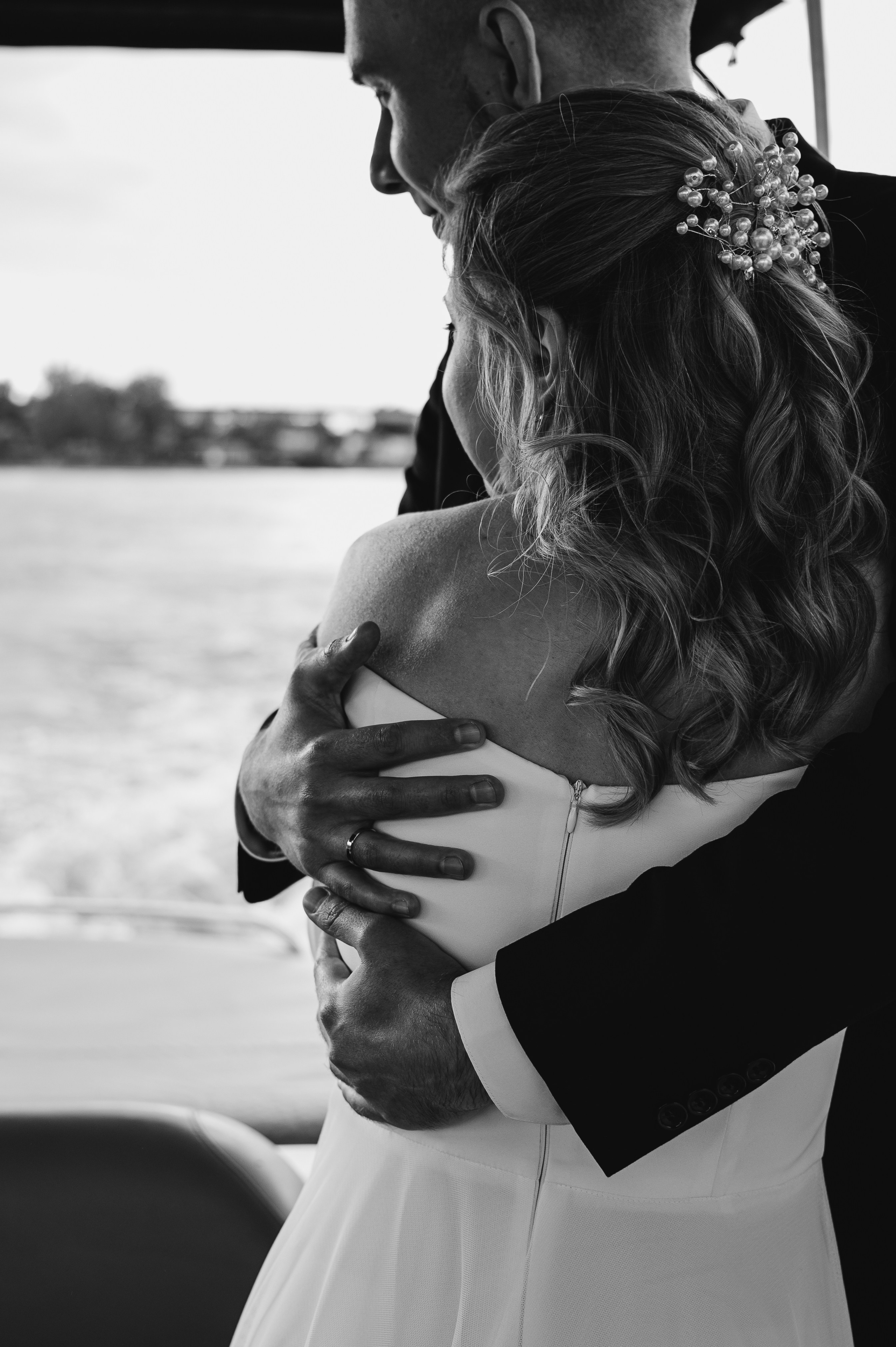 Свадебная съемка в Ростове, прогулка на яхте и семейный ужин за городом