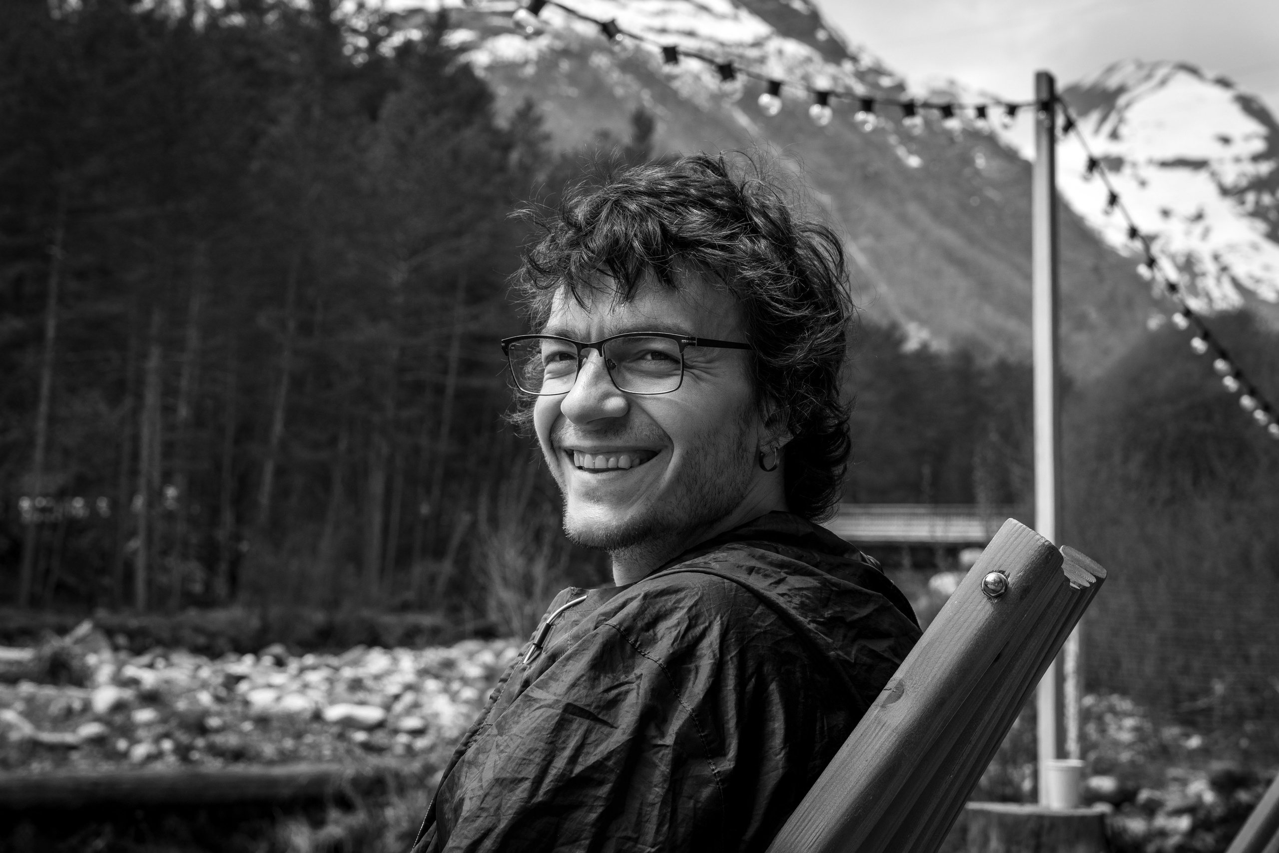 ПОРТРЕТЫ. ПОБУДЬ ЗДЕСЬ И ЦЕЛЕЕ БУДЕТ ЭТОТ МИР