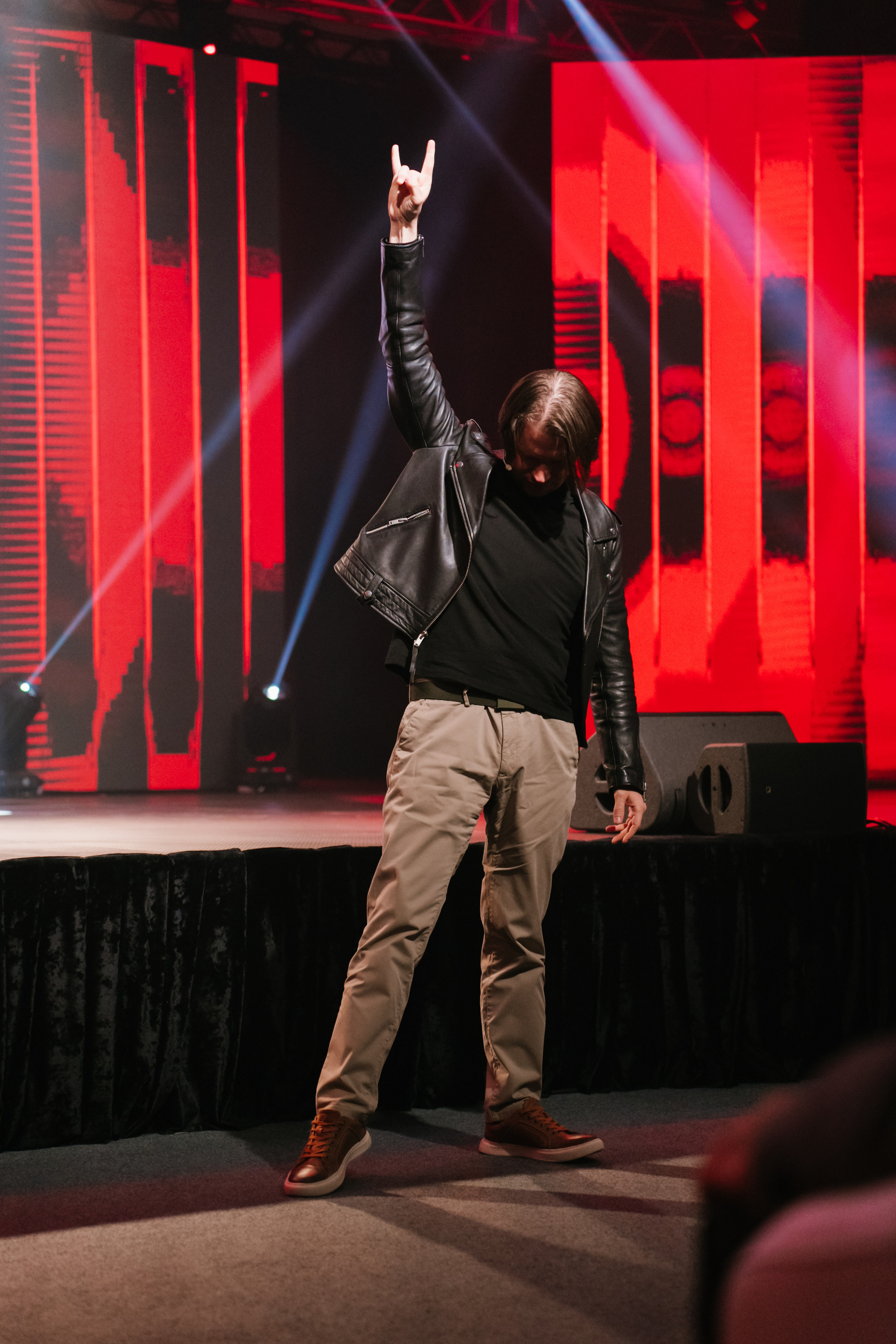 ГазпромНефть «Это шоу». Фотограф в Сочи, Санкт-Петербурге, Москве, Италии, Франции, Черног