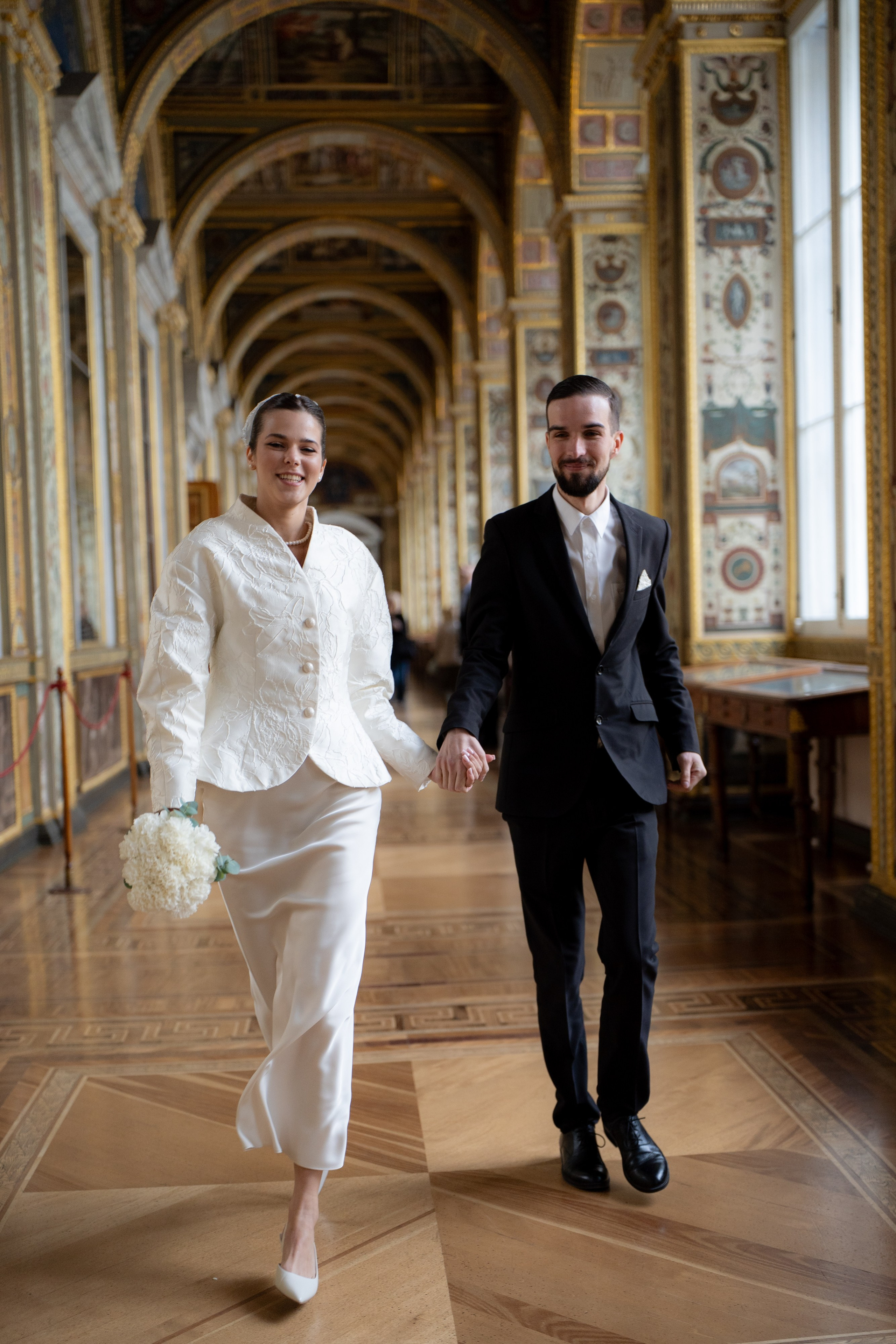 Свадебная фотосессия в Апреле в Петербурге. Свадебный фотограф Александр Невский в Санкт-Петербурге