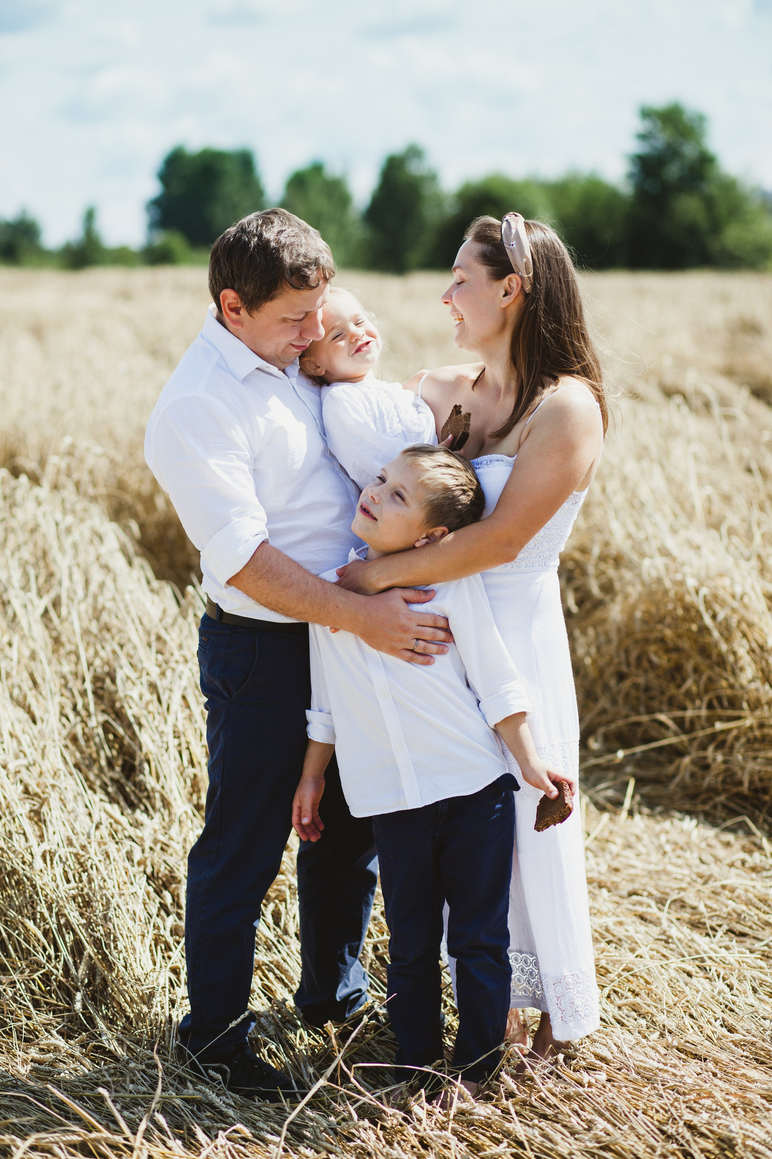 В поле с колосьями. Семейный и школьный фотограф Громова Ольга