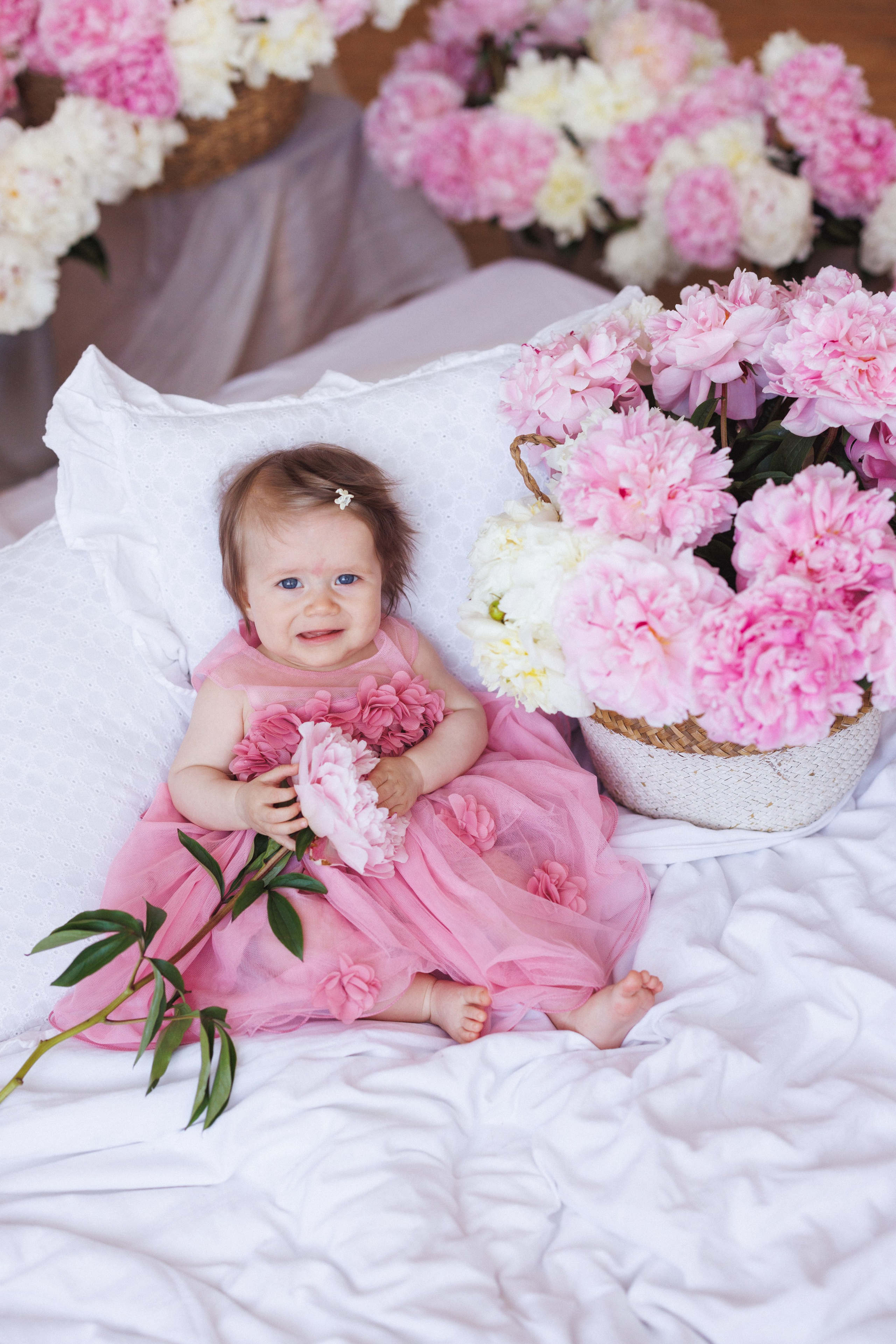 Фотосессия с живыми Пионами в фотостудии «Space JOBS». Семейный и детский фотограф в Краснодаре Анна Трашкова