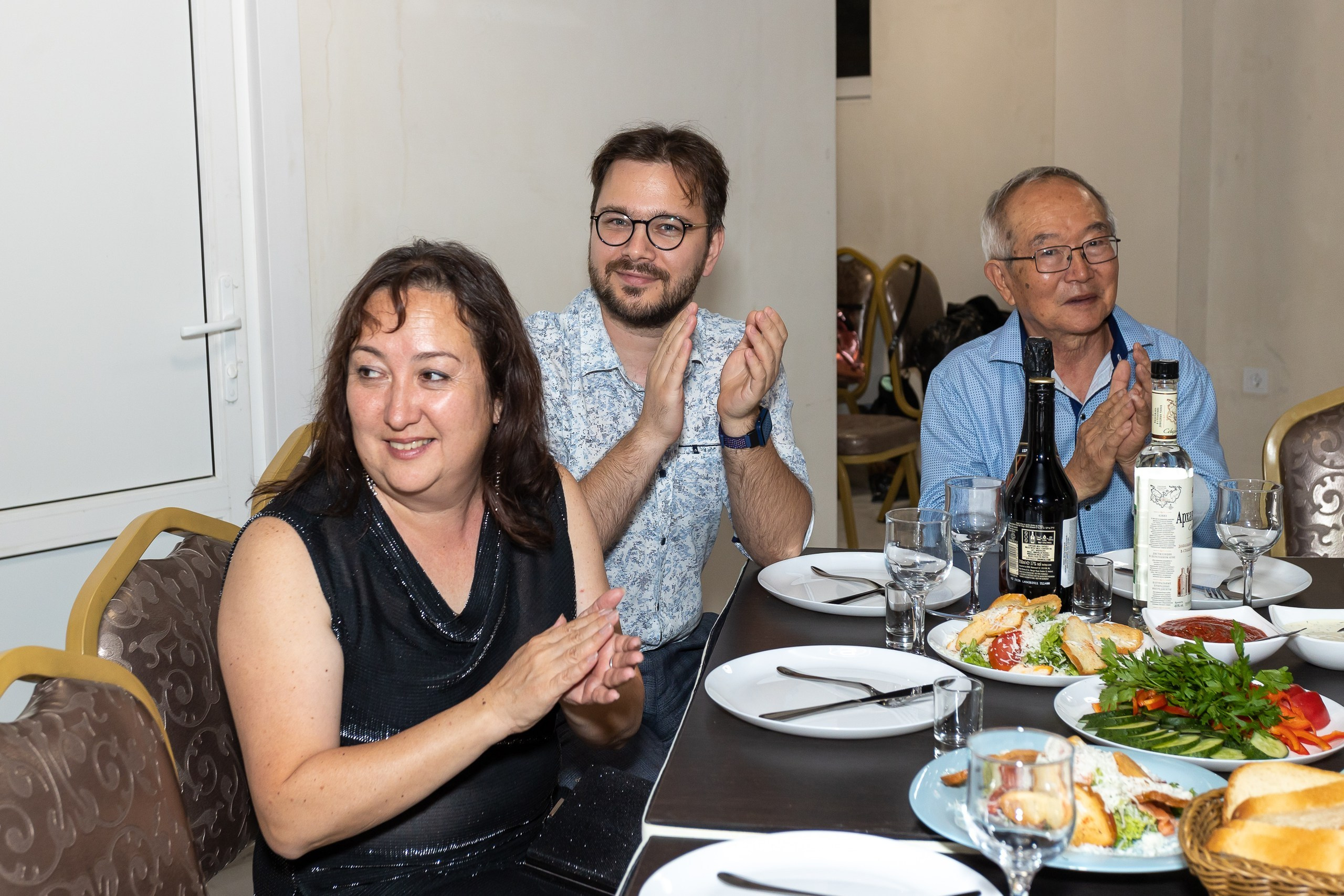 Вручение аттестата и выпускной вечер. Выпускные альбомы Майкоп, Краснодар Елена Золотарева