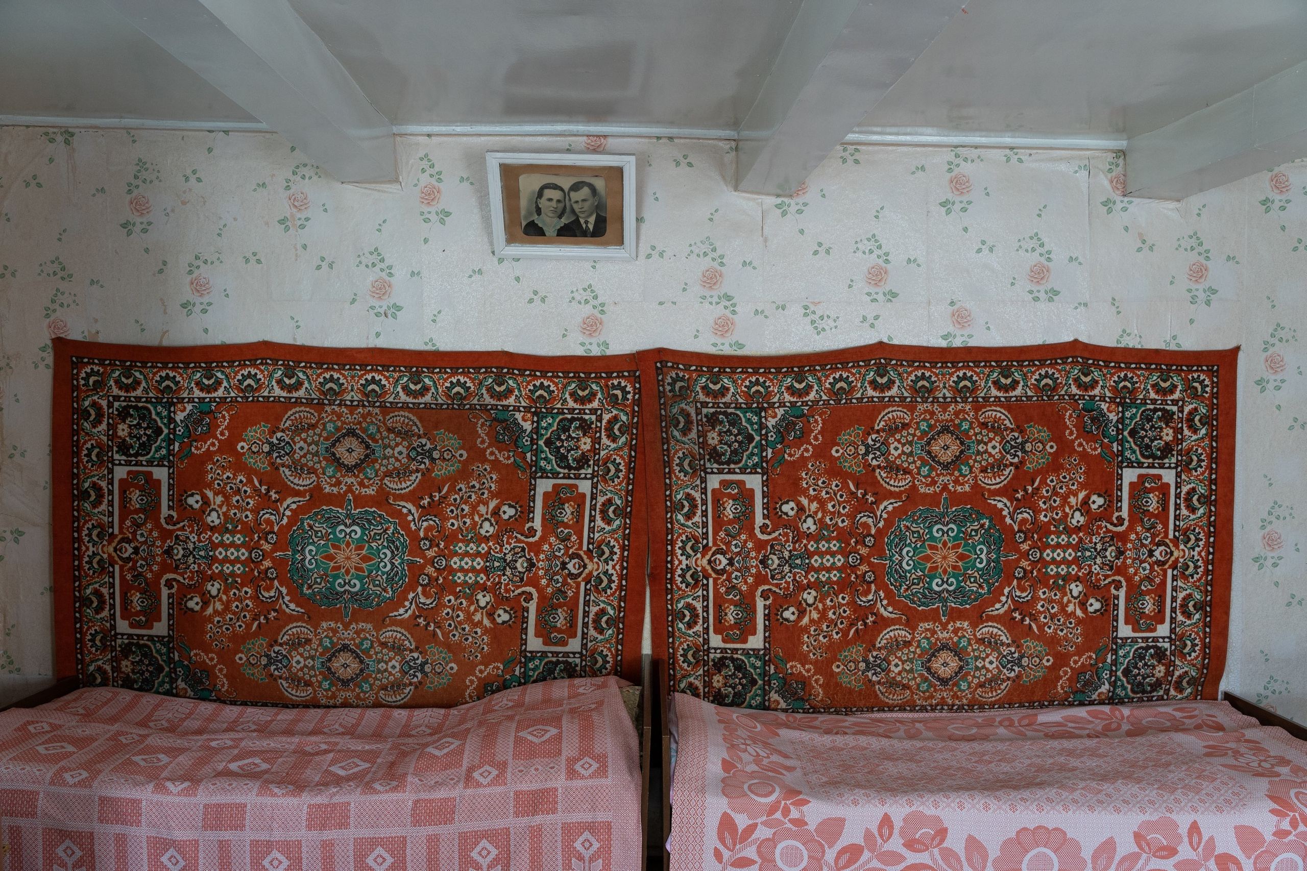 Home.land. Künstler Verstecktoff