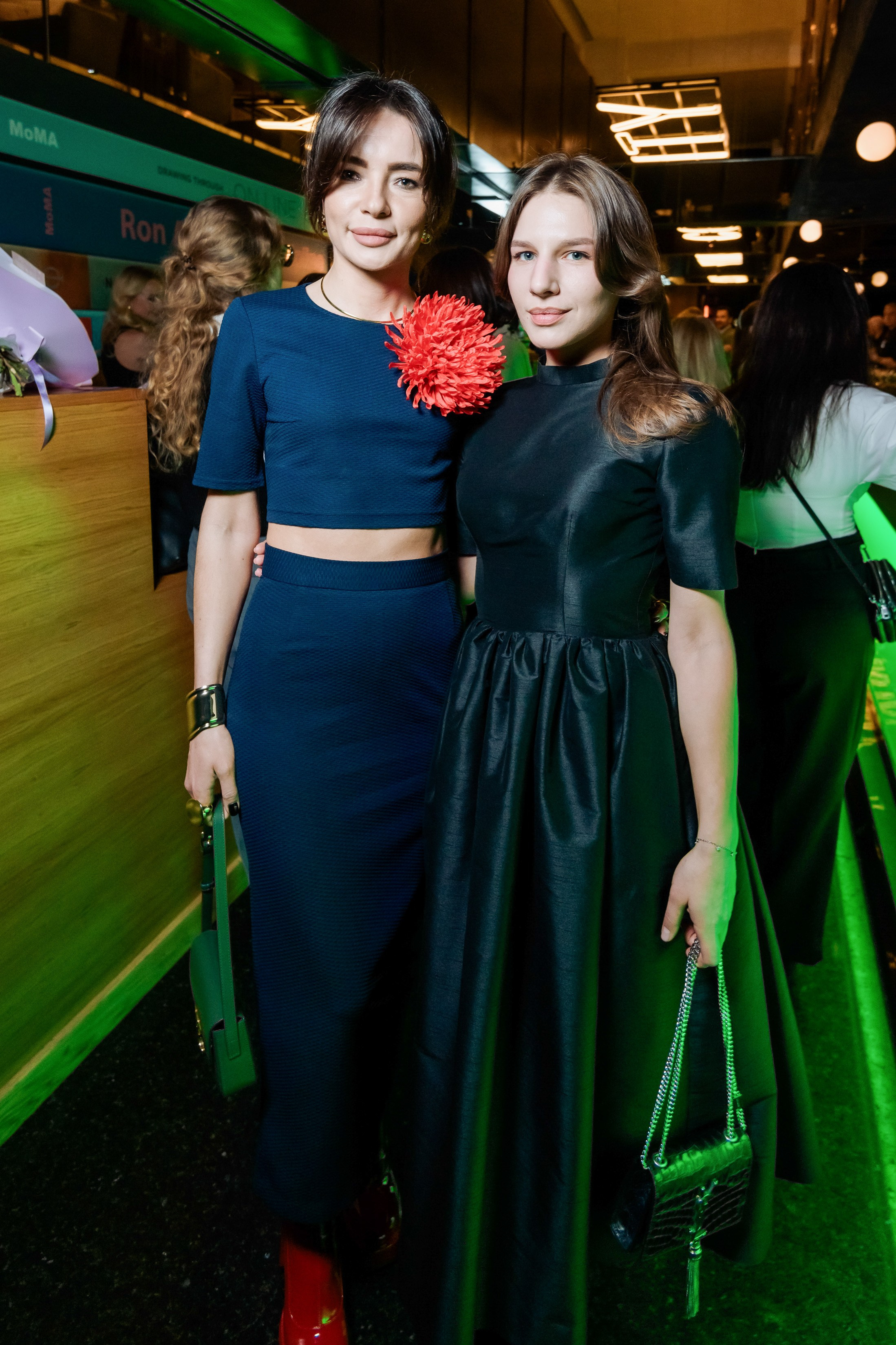 Презентация стихов Надежды. Репортажный фотограф Сергей Дроздов