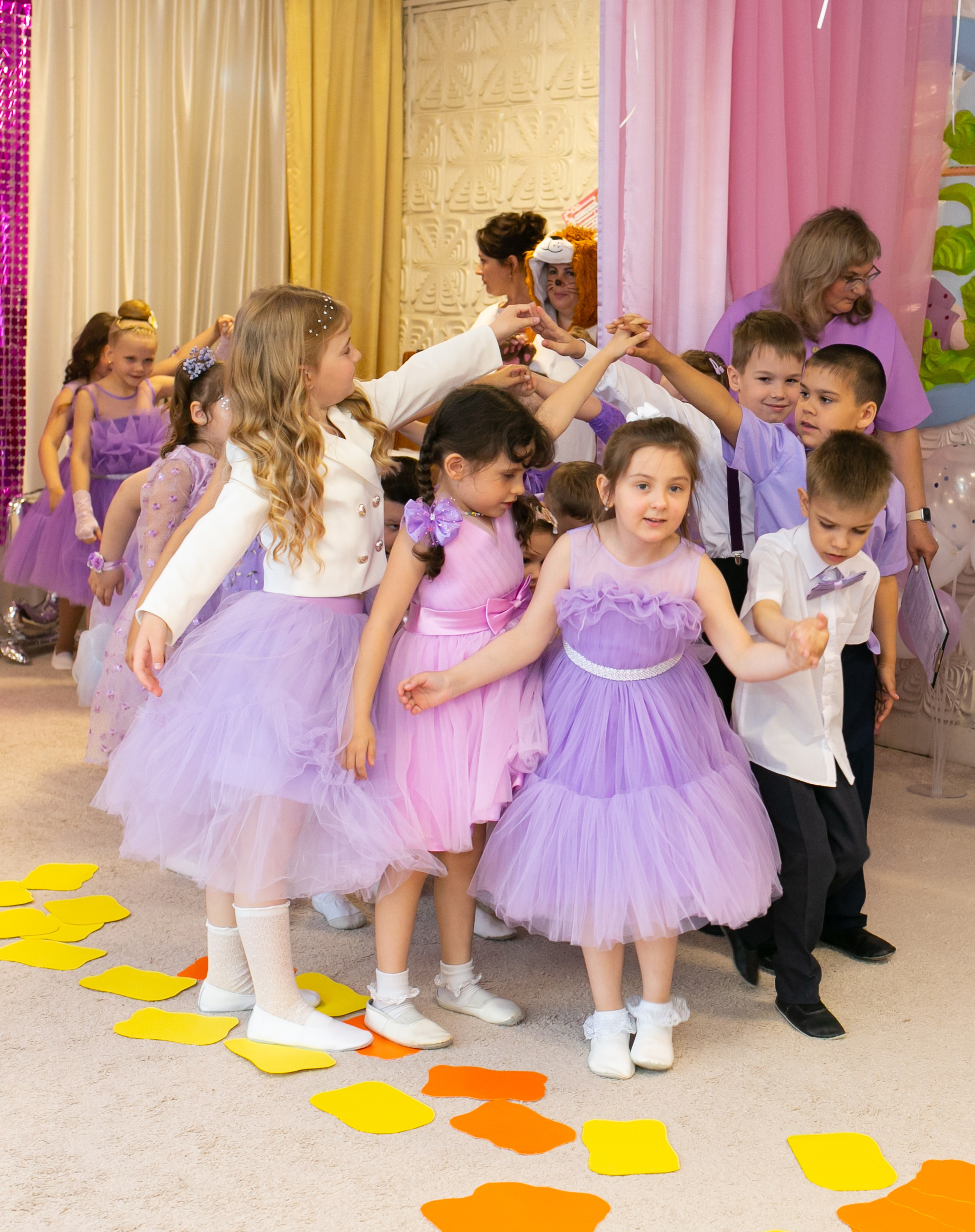 Выпускные и Утренники. Фотограф новорожденных и семейный фотограф НСО г. Бердск Марина Львова