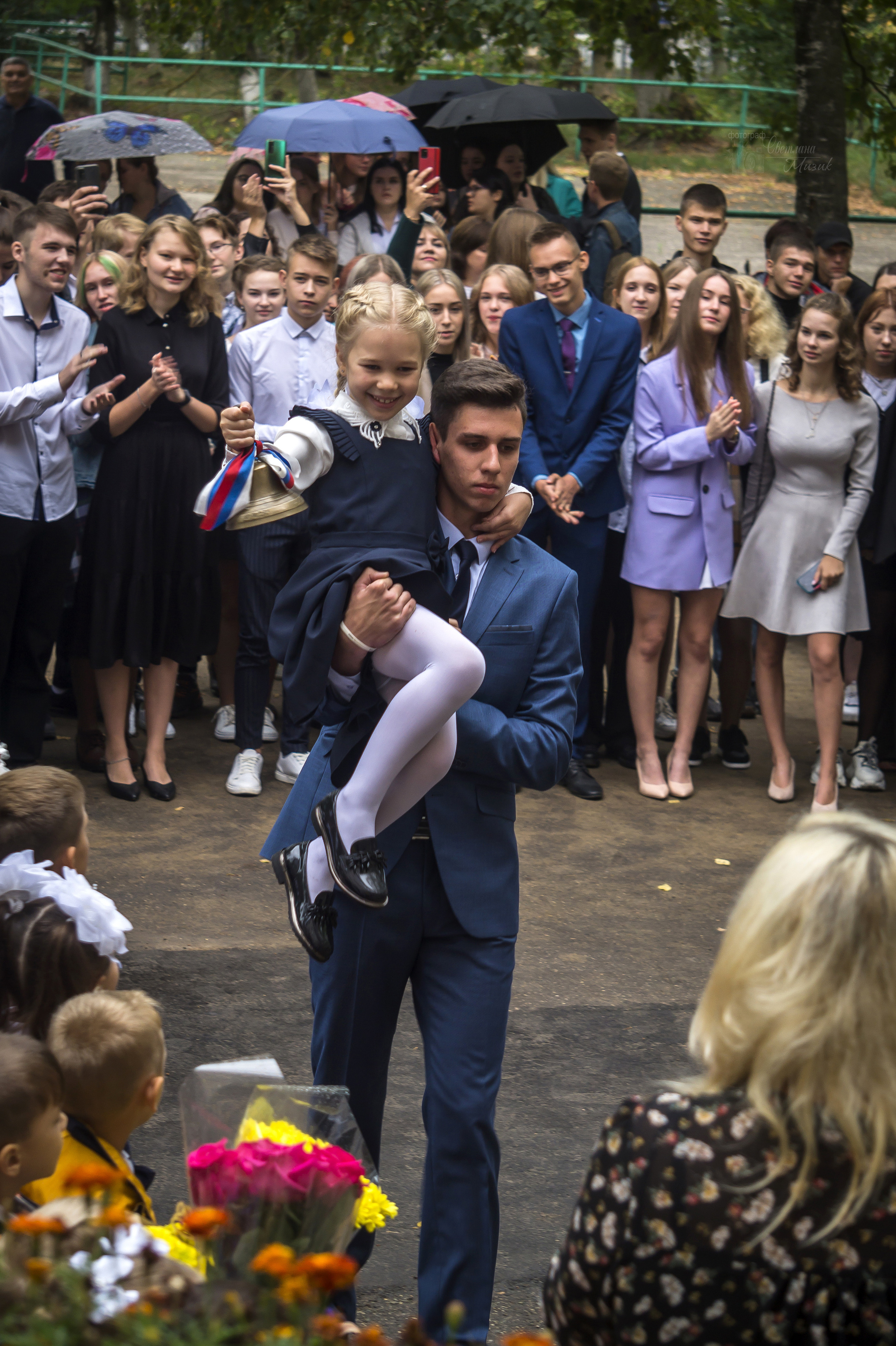 Фотосъемка в детском саду фотосъемка в школе Дипломы Выпускник Фотопла. Фотосъемка в детском саду и школе. Фотоальбомы и фотокниги ВЫПУСКНИК