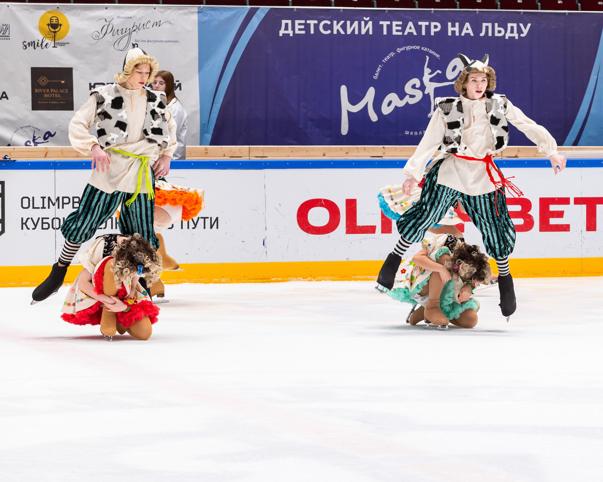 VII Ежегодный фестиваль массовых танцев на льду и фигурного катания «Петровский лёд» Санкт-Петербург 2024. Репортажный фотограф в Москве