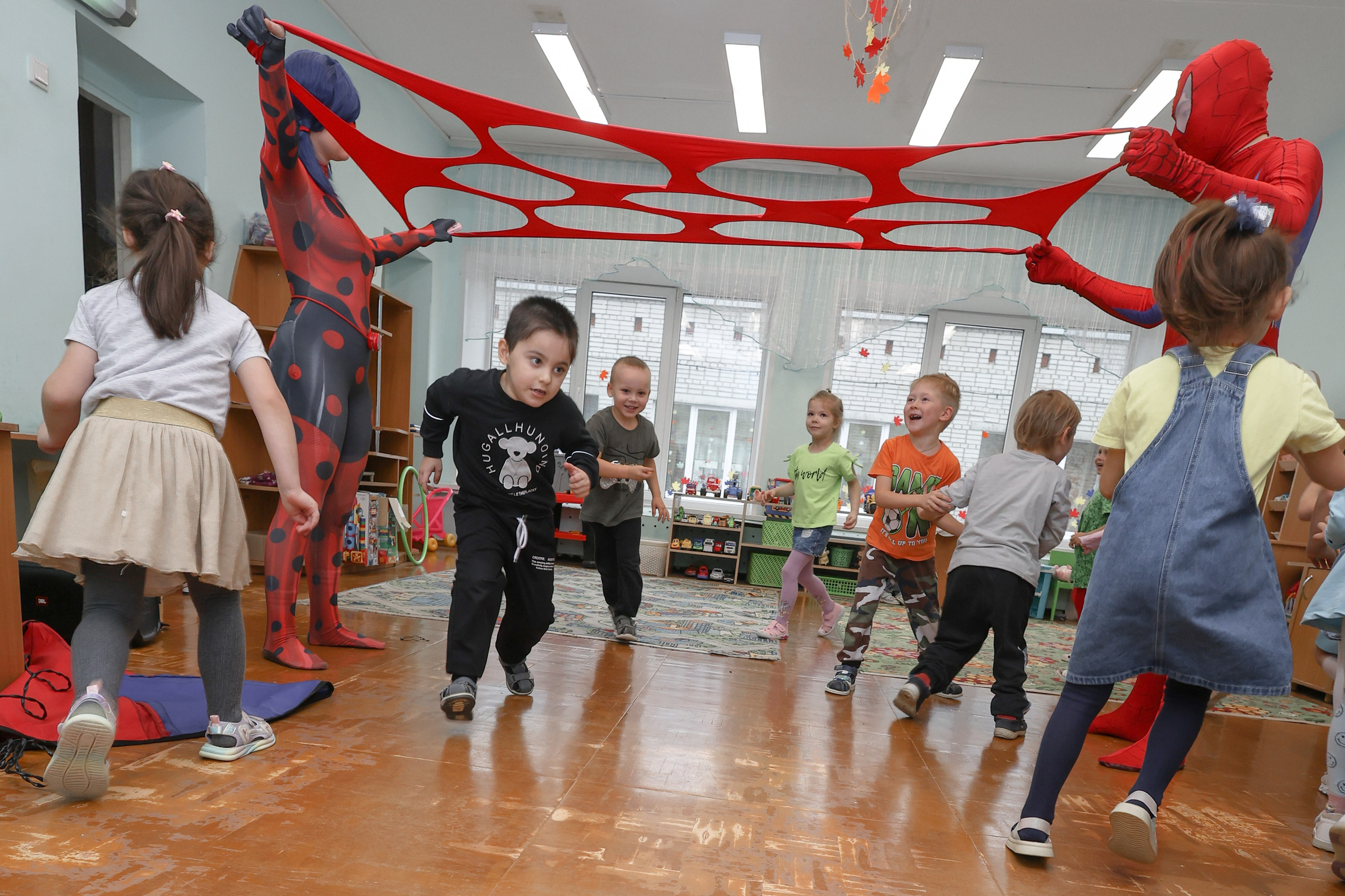 Детский день рождения с Человеком-пауком и Леди Баг