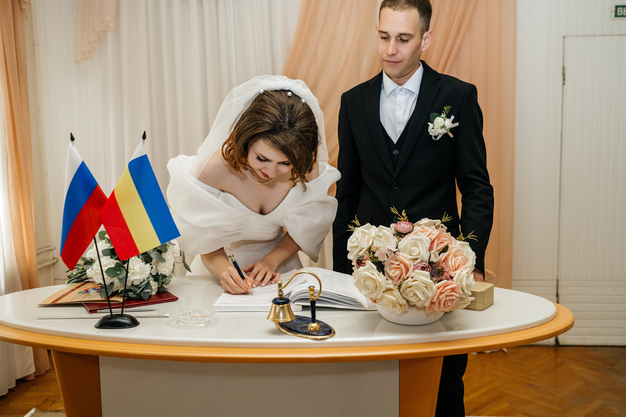 Свадебная прогулка в парке Лога. Фотограф в Каменске-Шахтинском Ольга Сагал