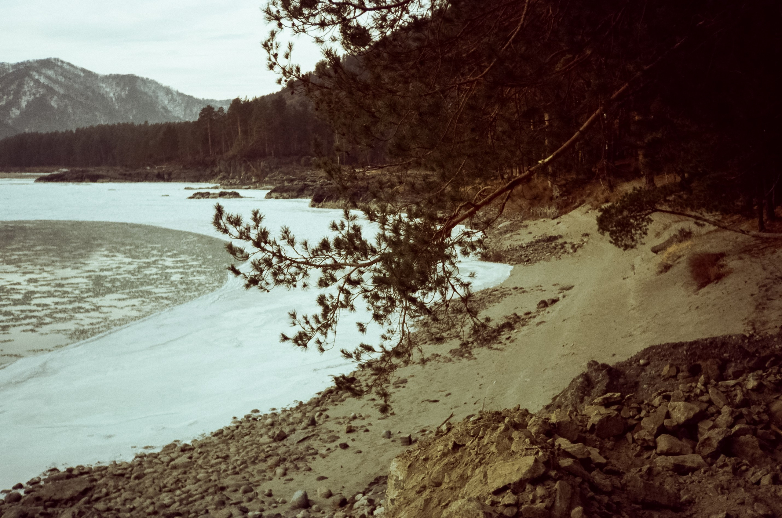 Сила Алтая и дорога в Манжерок. Land Cruiser и горы на закате. Фотограф-документалист Мария Осокина