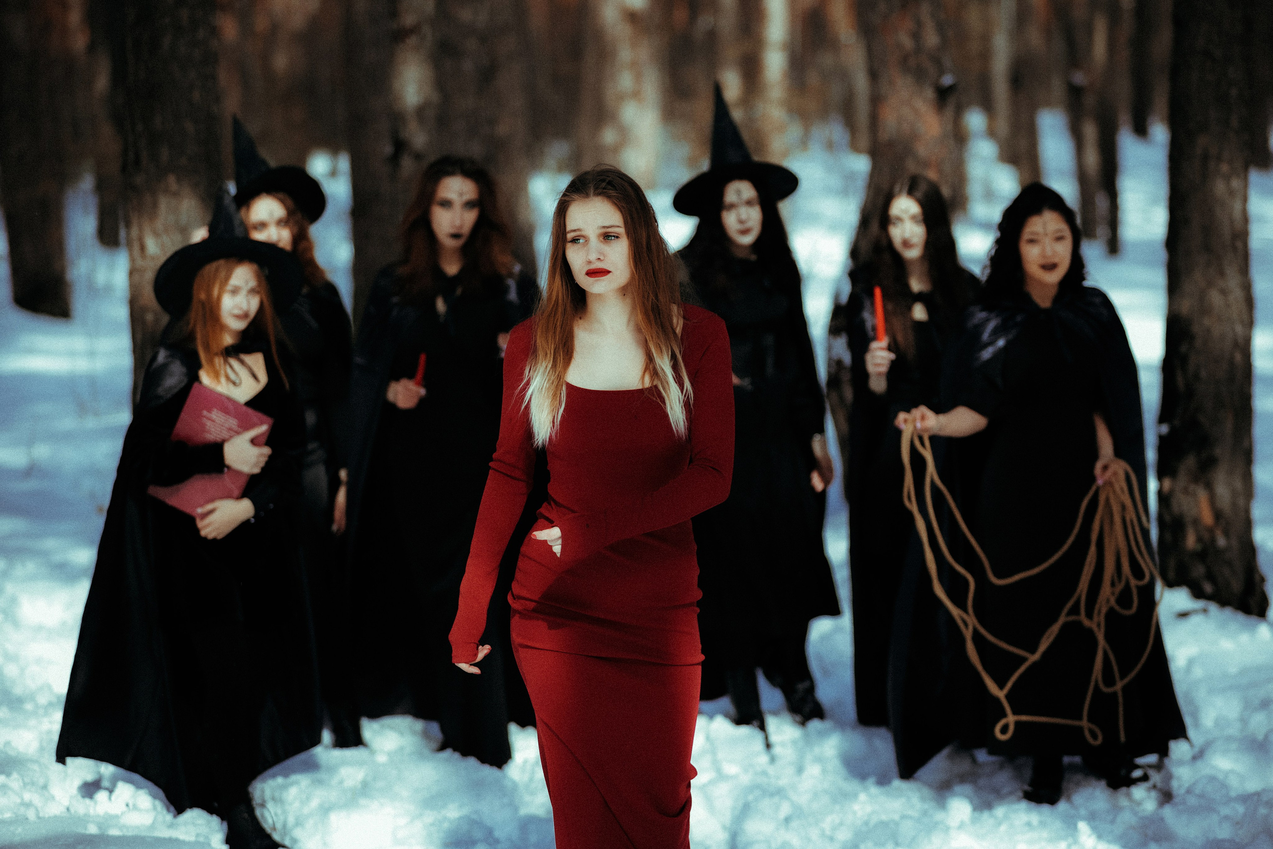 Кончились времена охоты на ведьм — теперь ведьмы охотятся на нас. Фотограф|Катя Рикошетер