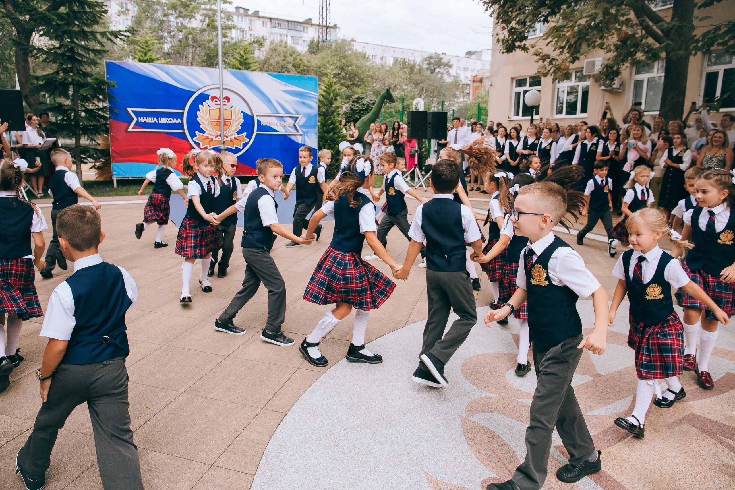 1 класс школа «Личность». Выпускные альбомы Натальи Бутко: Новороссийск, Анапа, Геленджик