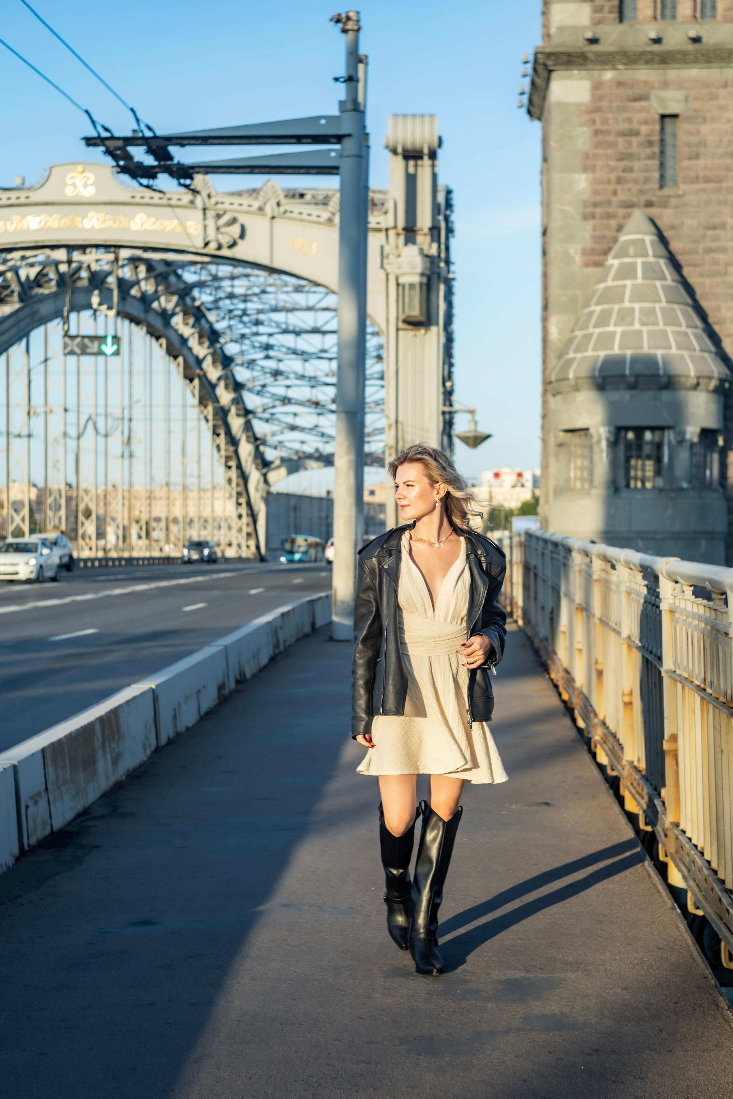 Невская ратуша и Большеохтинский мост (2025). Драчёва Елена портретный фотограф Санкт-Петербург