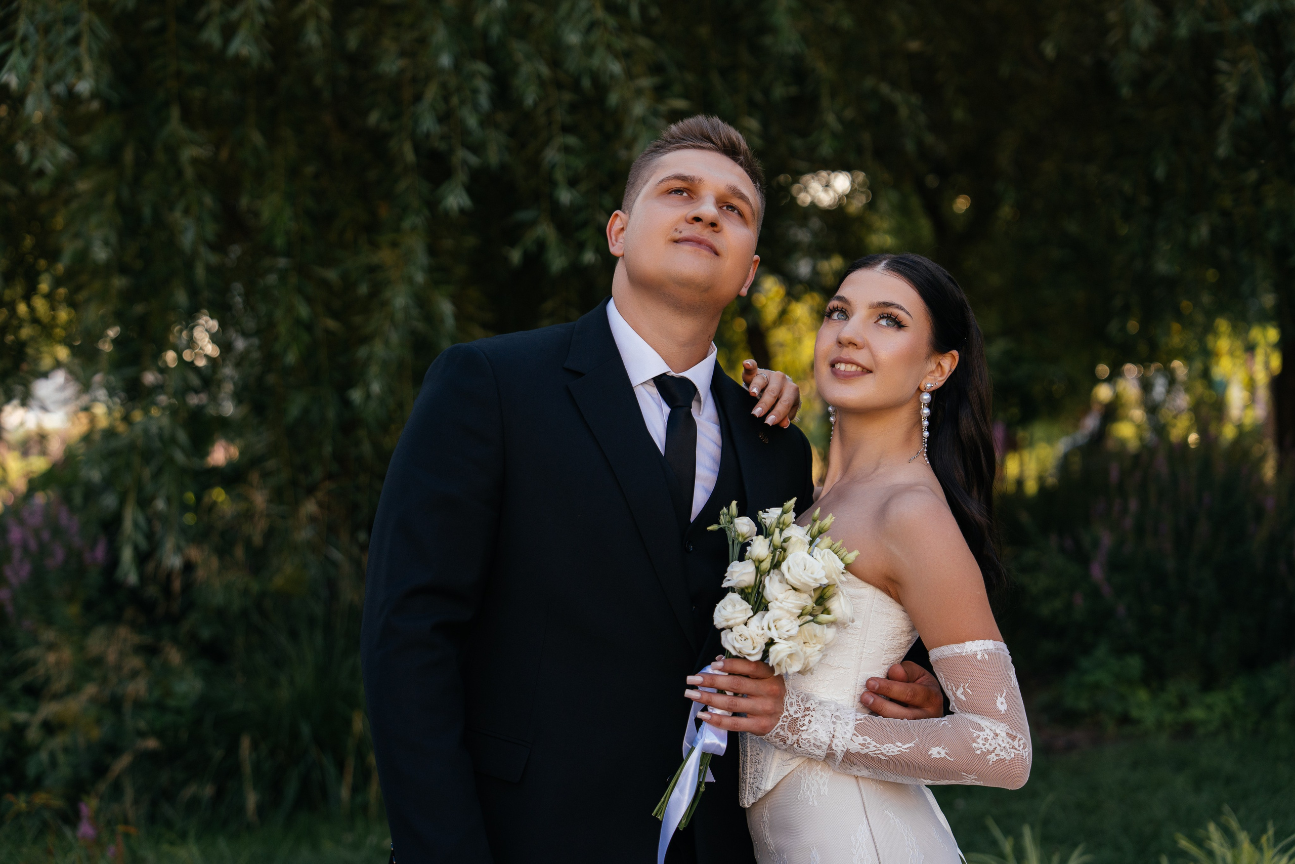 Свадебная фотосессия в Москве у высотки на Котельнической набережной. Свадебный фотограф в Москве Анна Полушина