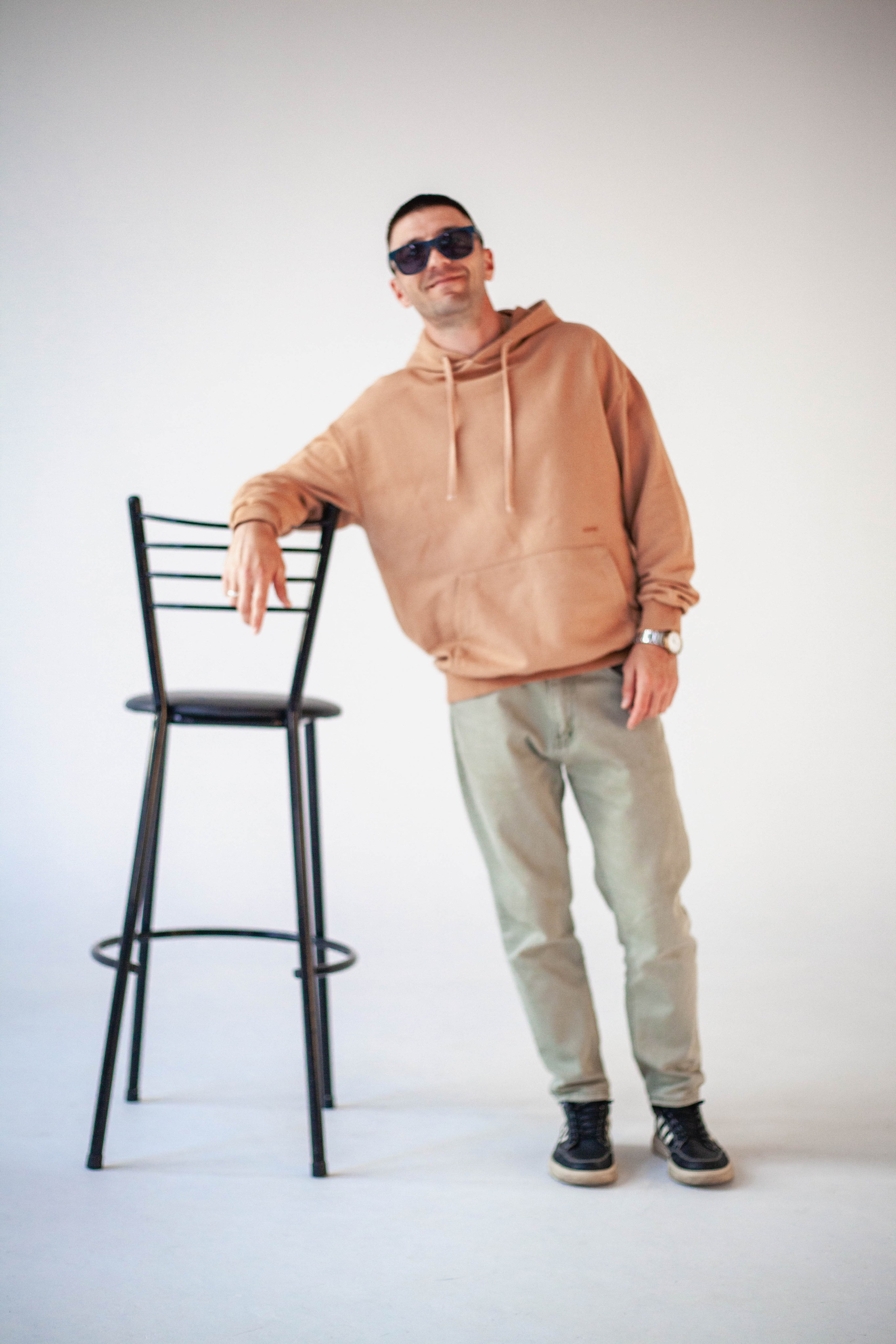 Студия. Уличный фотограф Города N